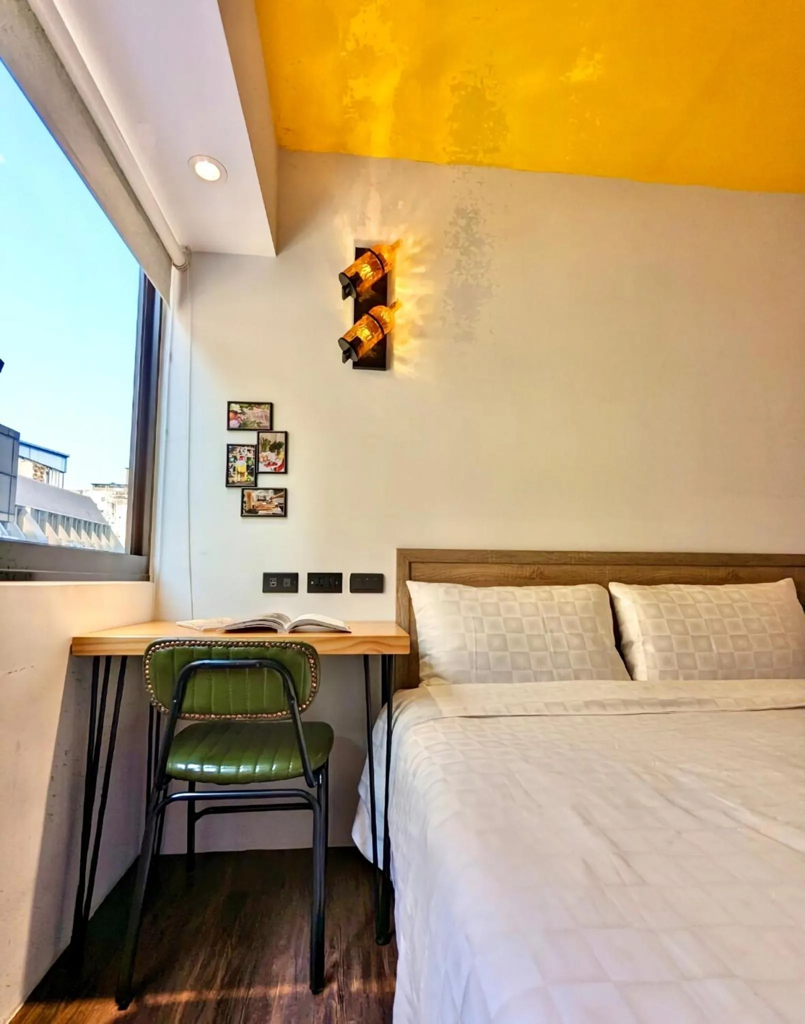 Bed in Journey Town Inn