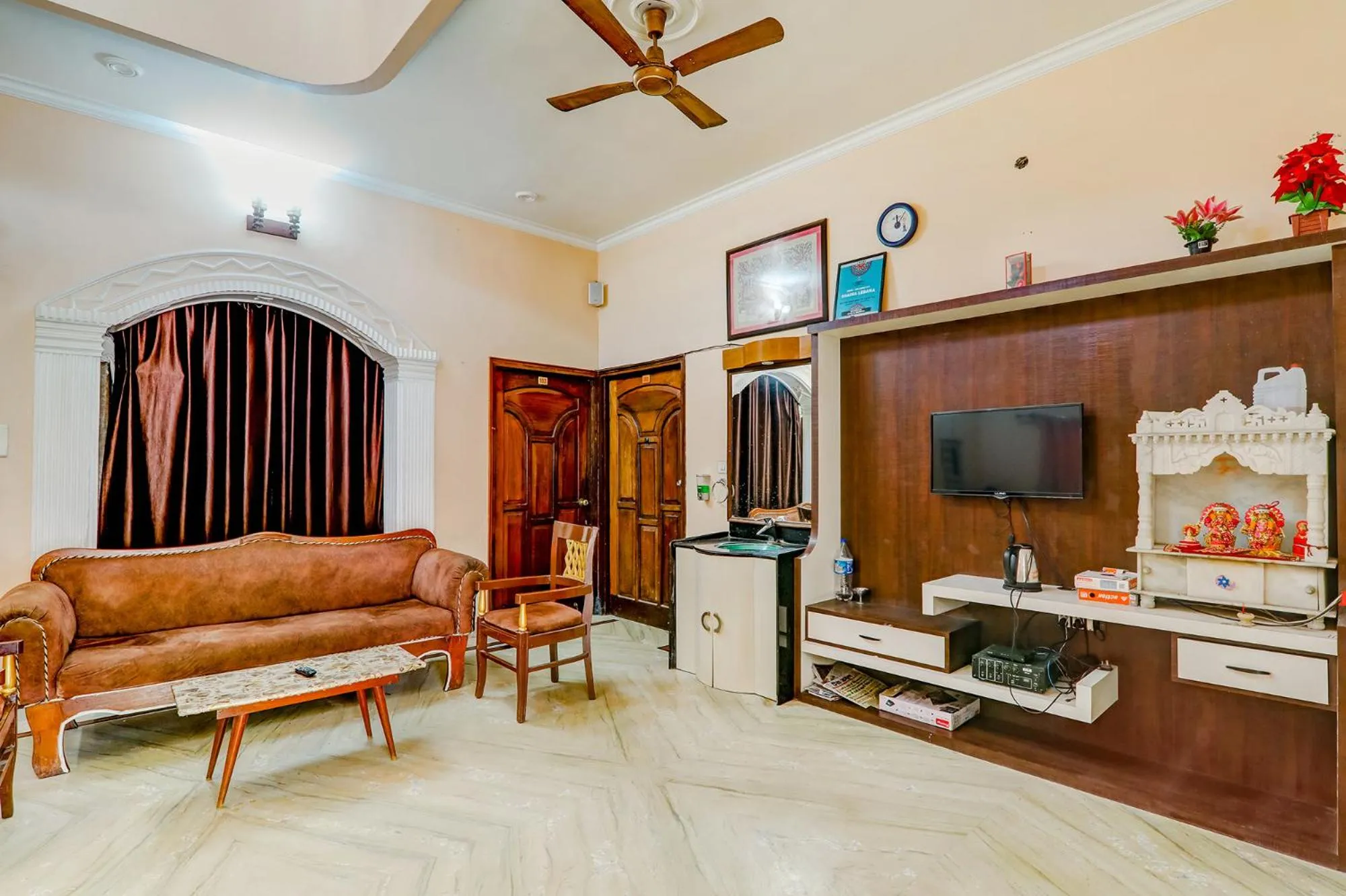 TV and multimedia in FabHotel Raka Inn