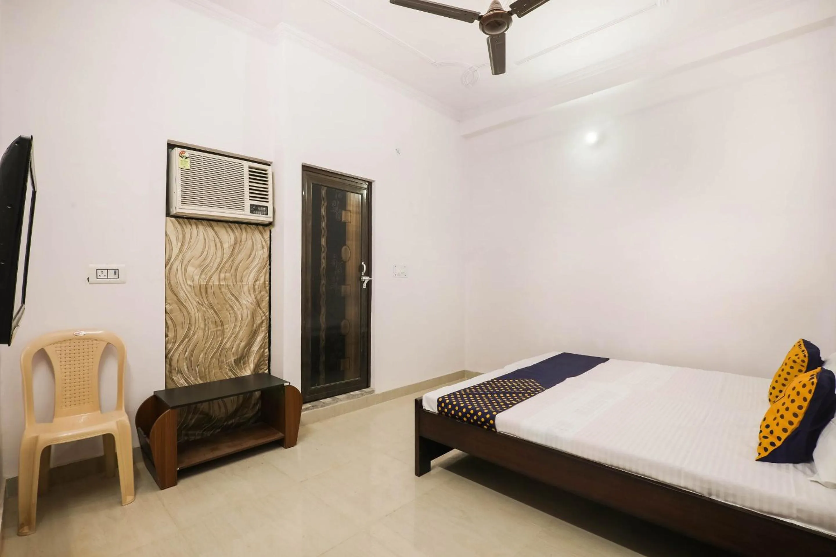 Bedroom, Bed in SPOT ON 76421 Kuldeep Inn