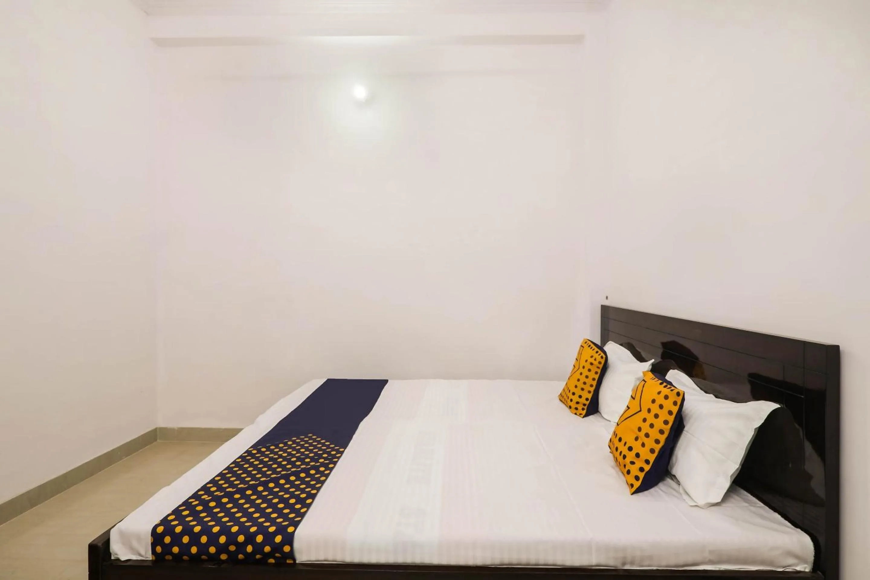 Bedroom, Bed in SPOT ON 76421 Kuldeep Inn