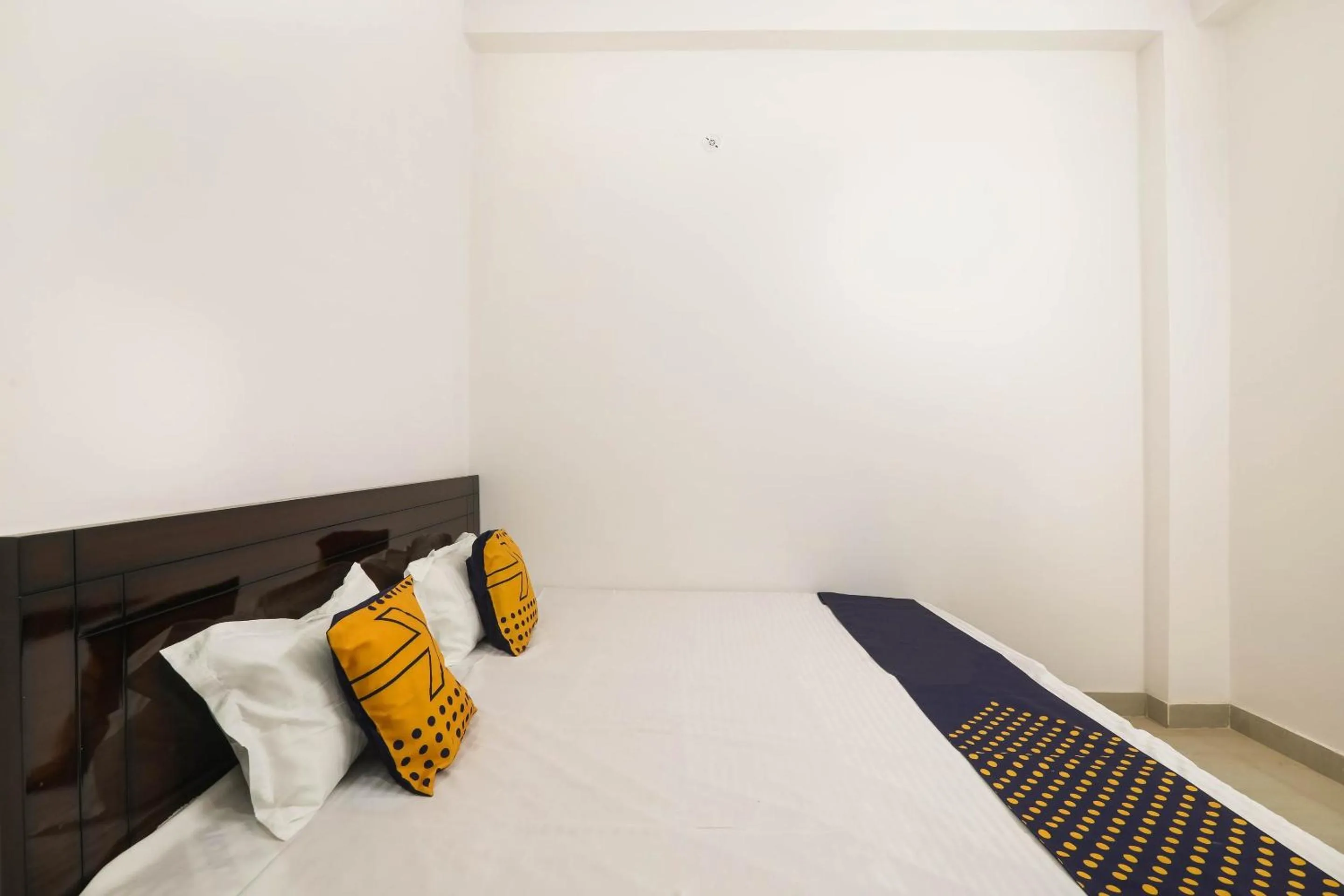 Bedroom, Bed in SPOT ON 76421 Kuldeep Inn