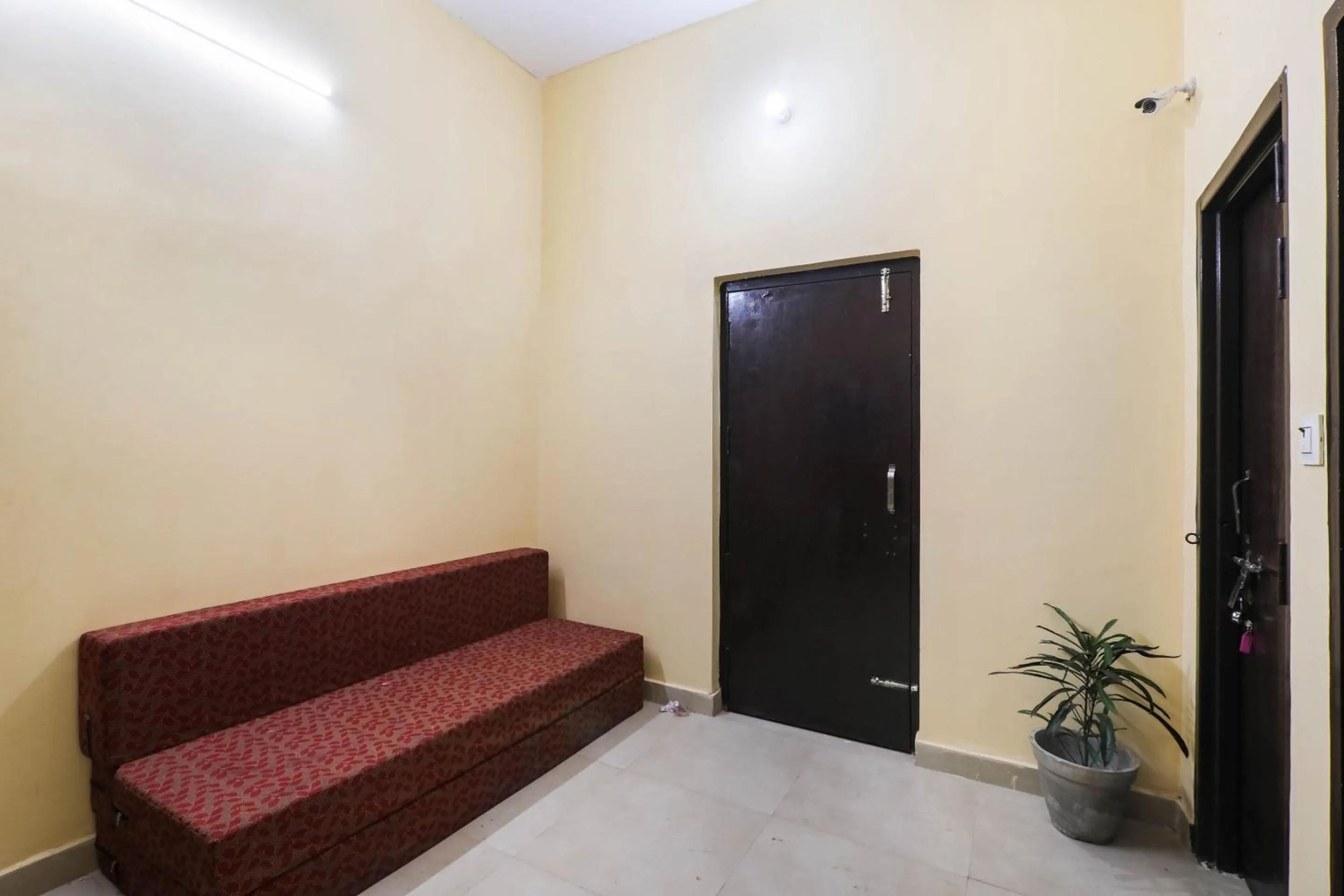 Lobby or reception in Hotel O Laavin Inn Near Gomti Riverfront Park