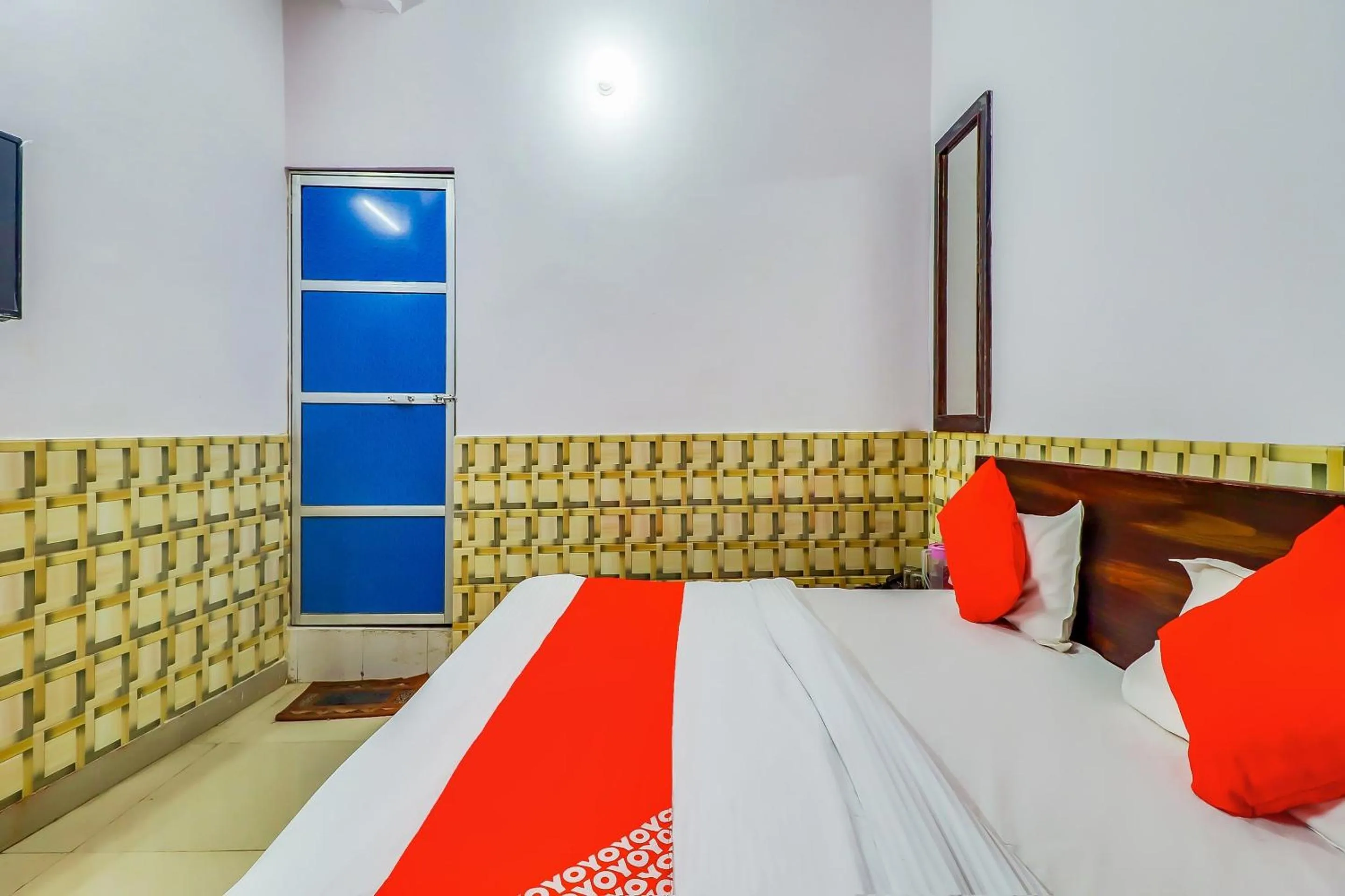 Bedroom, Bed in Super Hotel O Dolphin