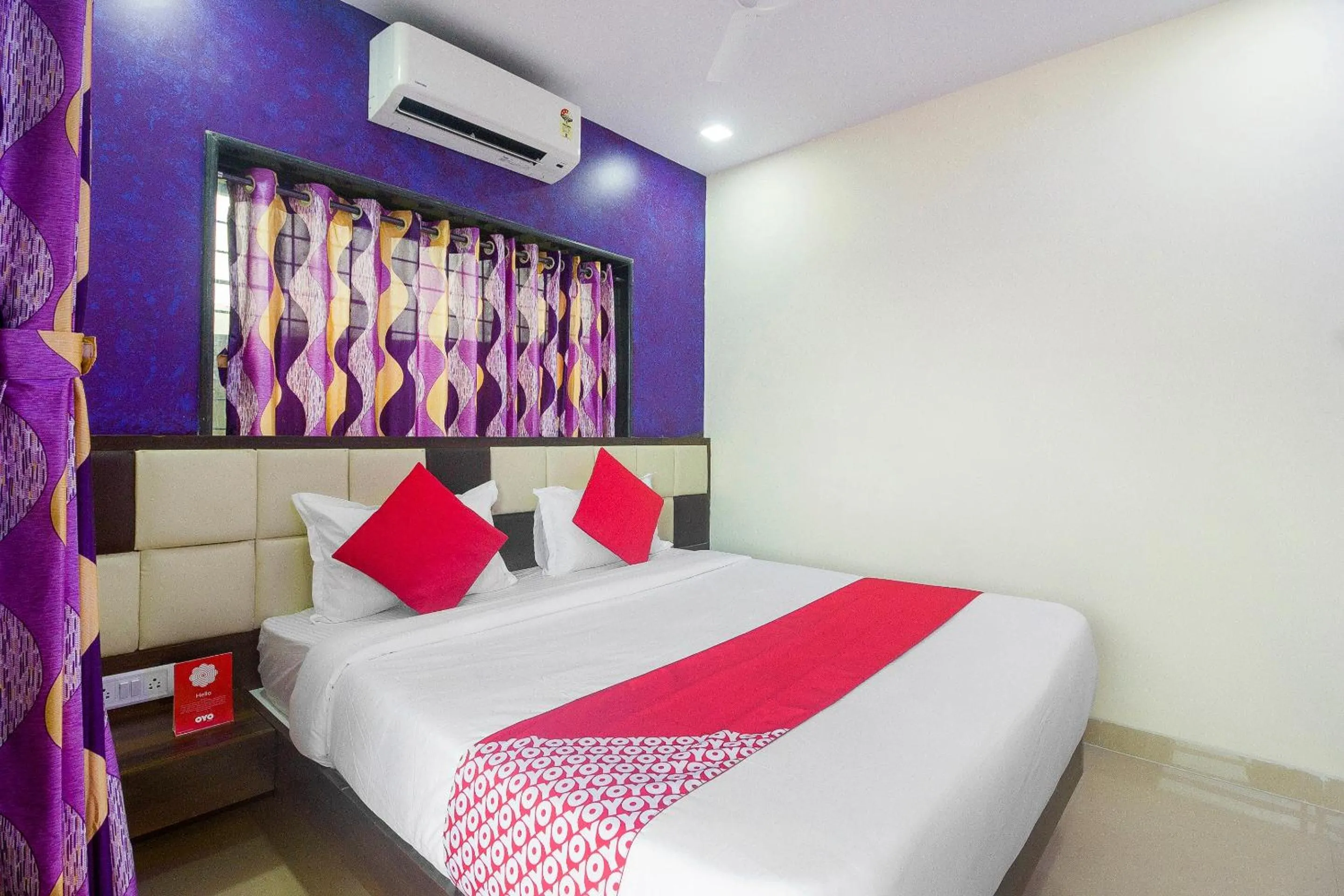 Bedroom, Bed in Hotel O Samrat Palace