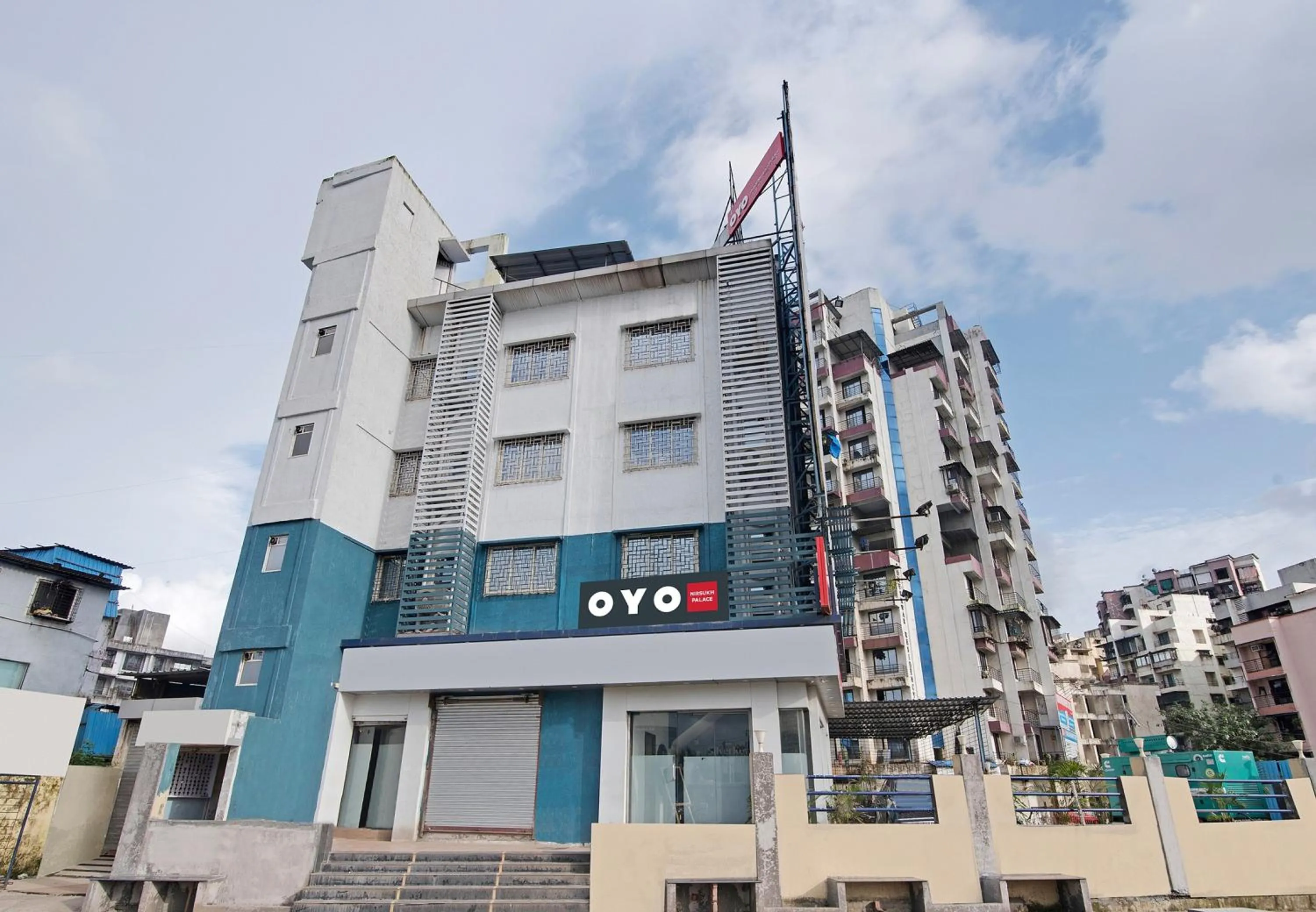 Facade/entrance in Hotel O Nirsukh Palace