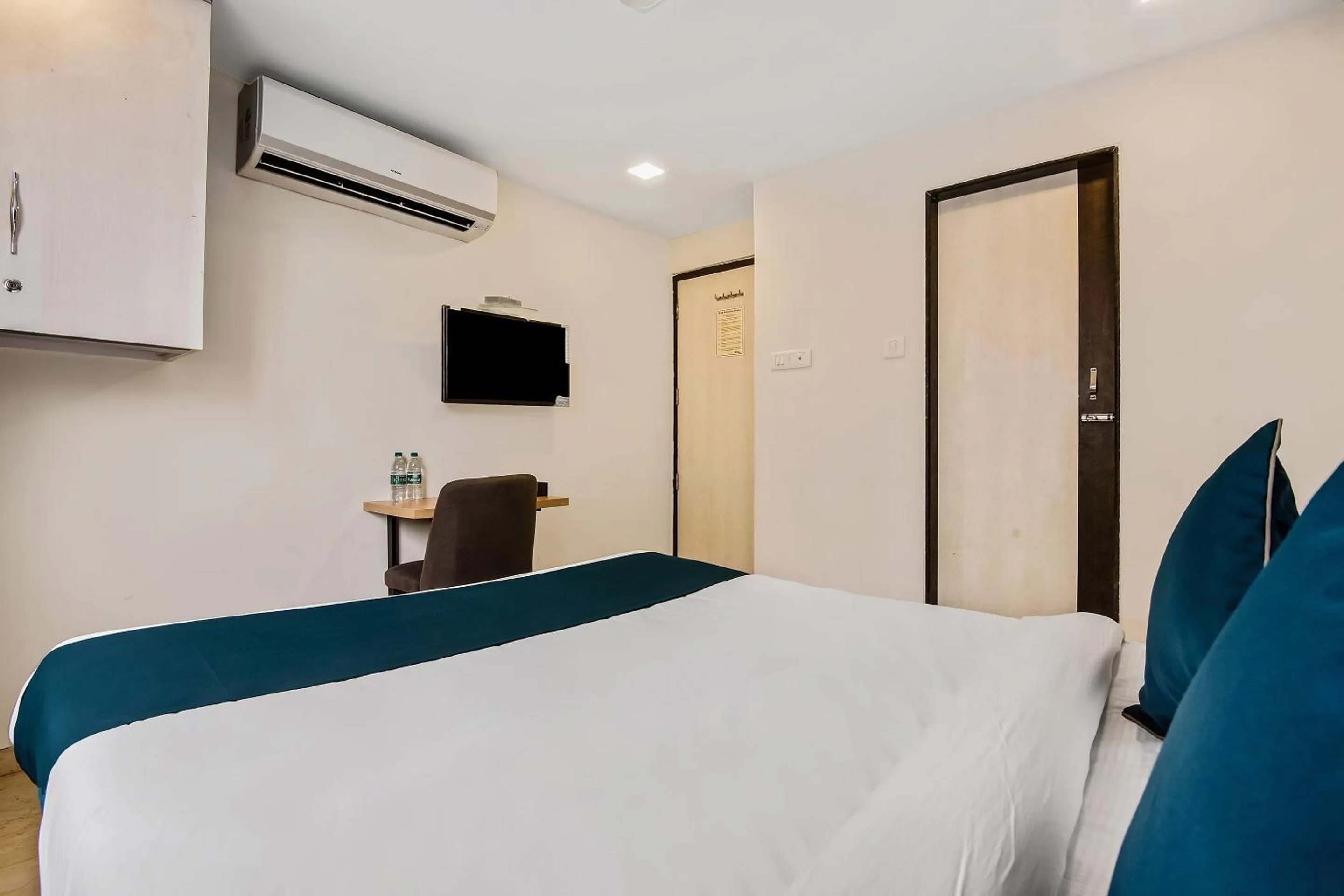 Bedroom, Bed in Hotel O Nirsukh Palace