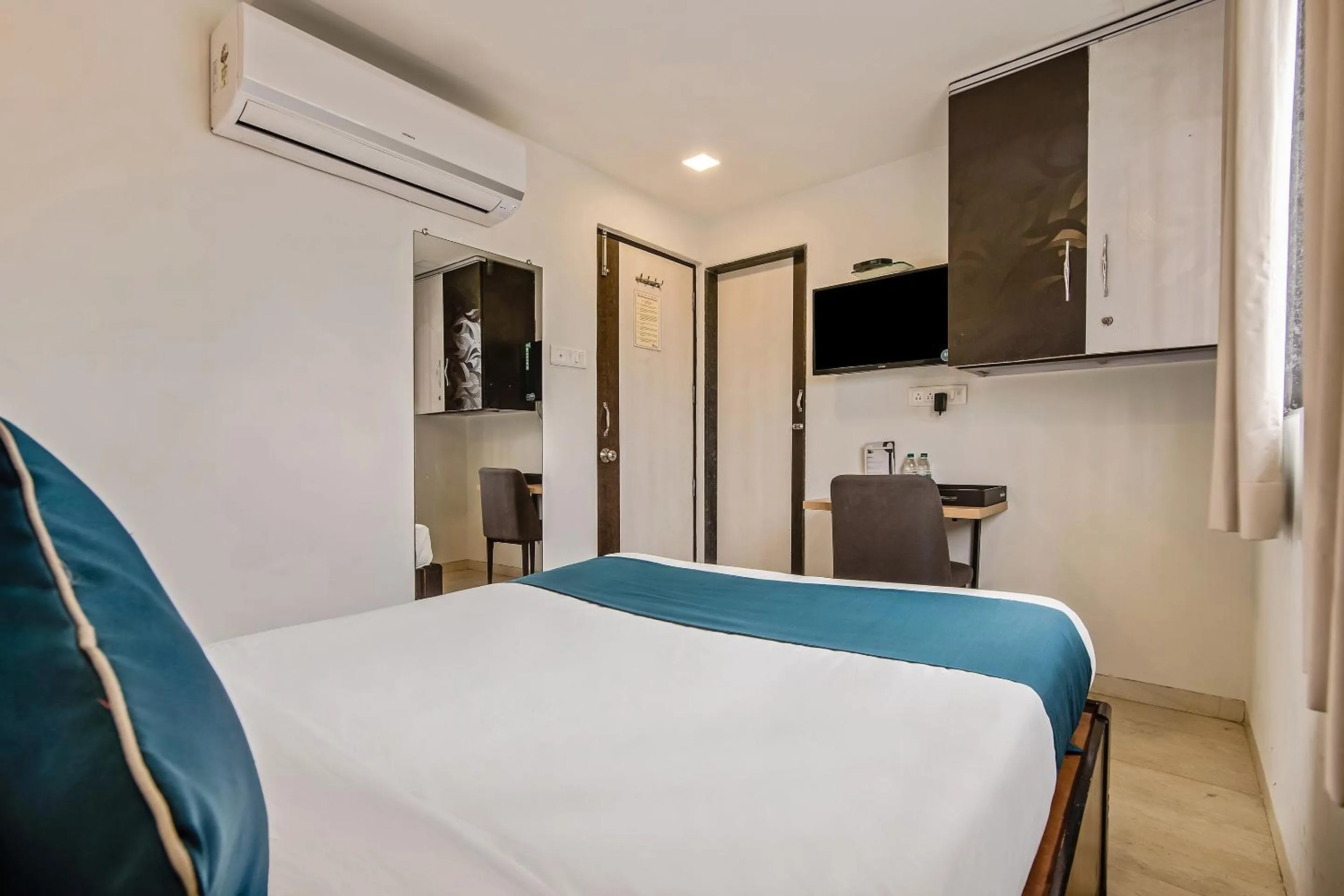 Bedroom, Bed in Hotel O Nirsukh Palace