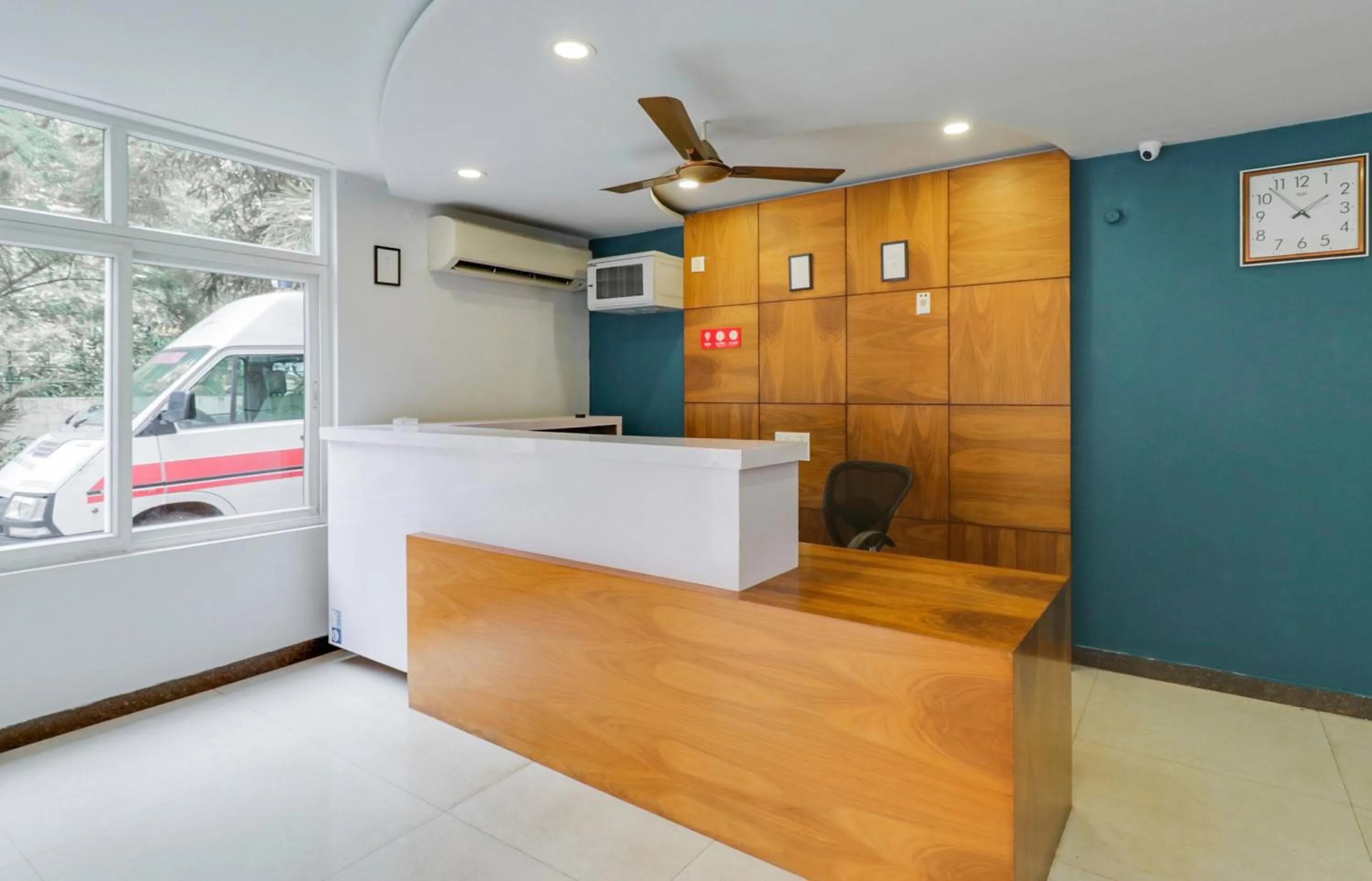 Lobby or reception in Super Hotel O Stay Inn Maharani Peta