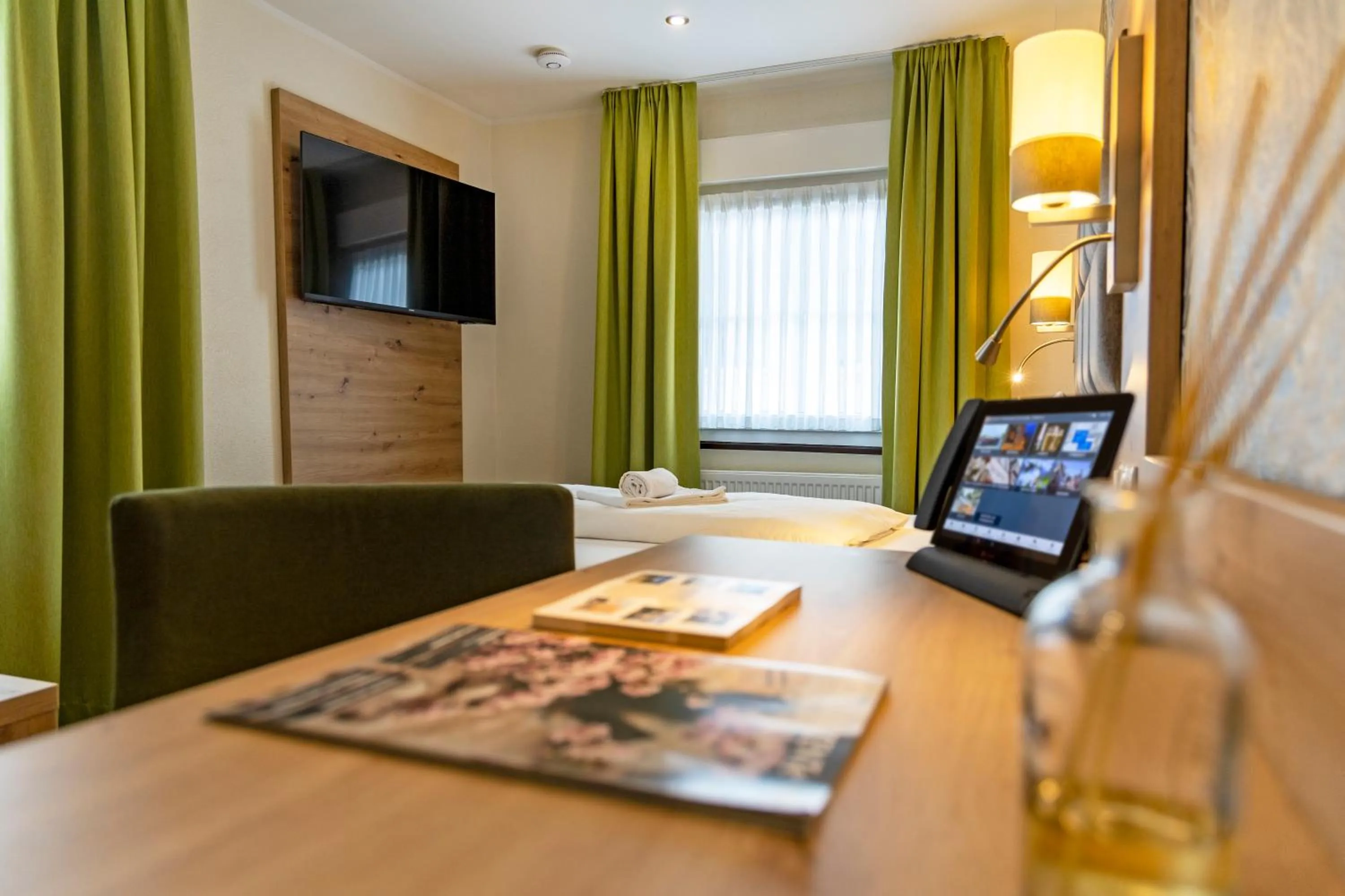 TV and multimedia in AKZENT Hotel Restaurant Roter Ochse Rhens bei Koblenz