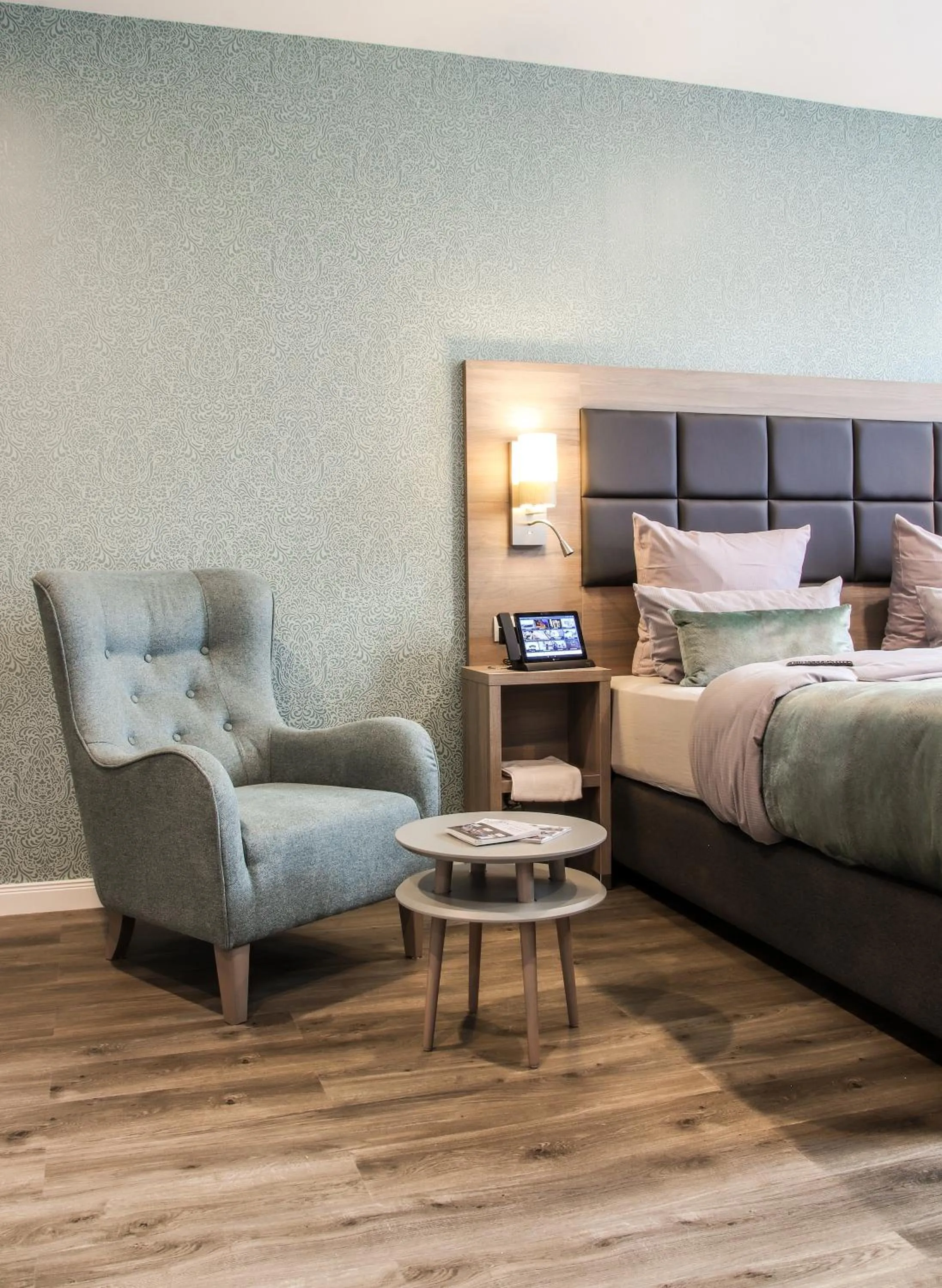 Photo of the whole room, Bed in AKZENT Hotel Restaurant Roter Ochse Rhens bei Koblenz