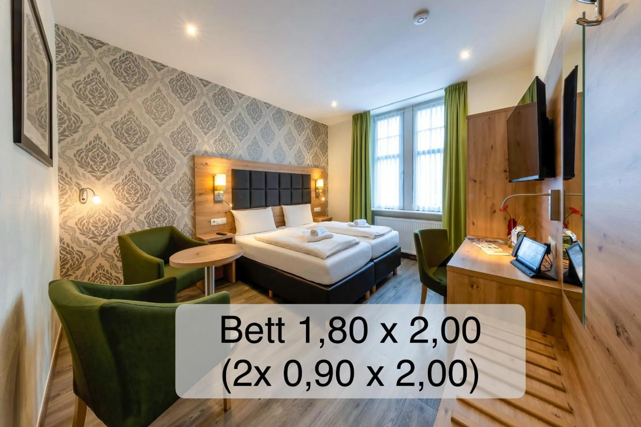 Photo of the whole room, Bed in AKZENT Hotel Restaurant Roter Ochse Rhens bei Koblenz