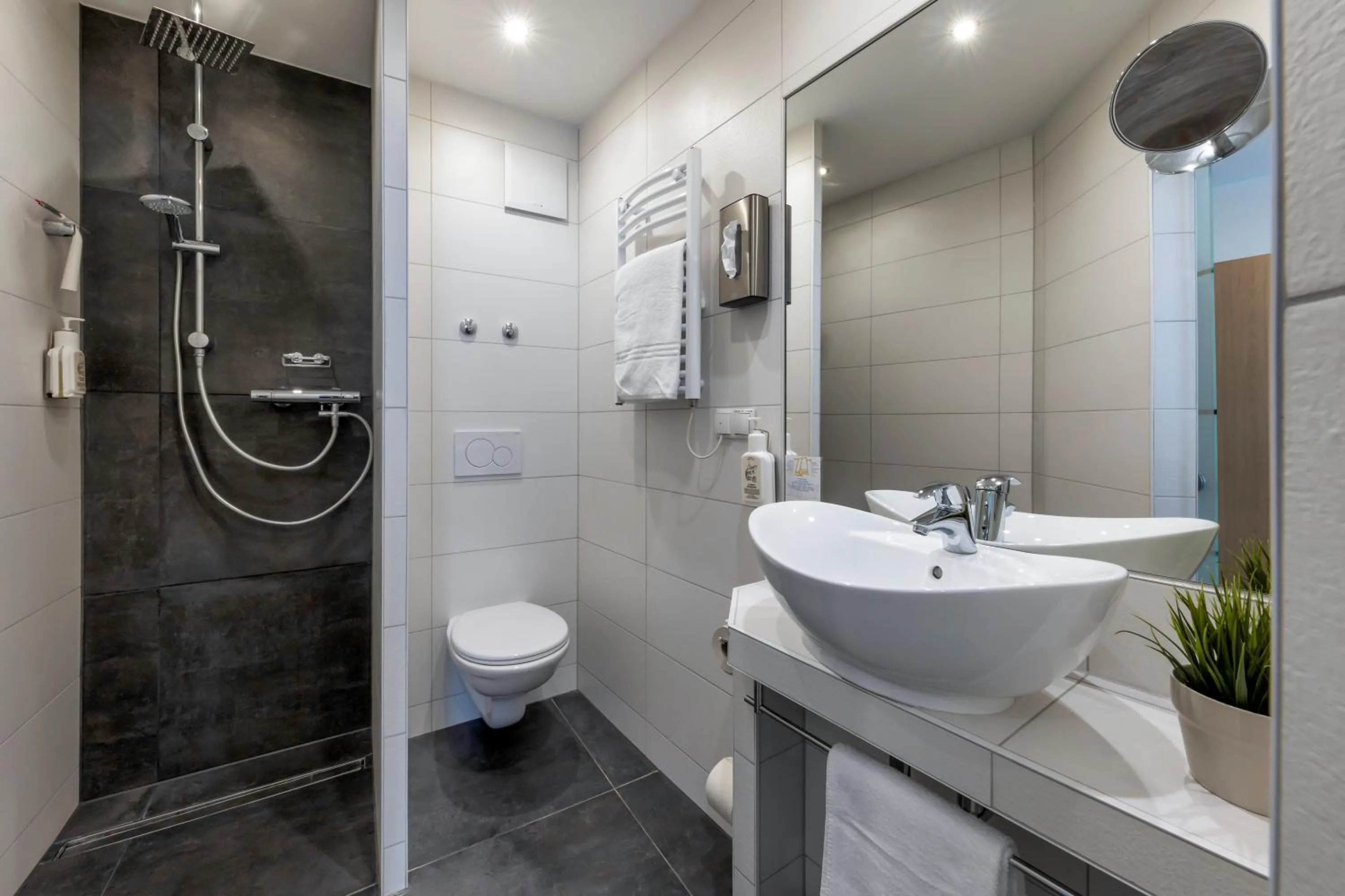 Shower in AKZENT Hotel Restaurant Roter Ochse Rhens bei Koblenz