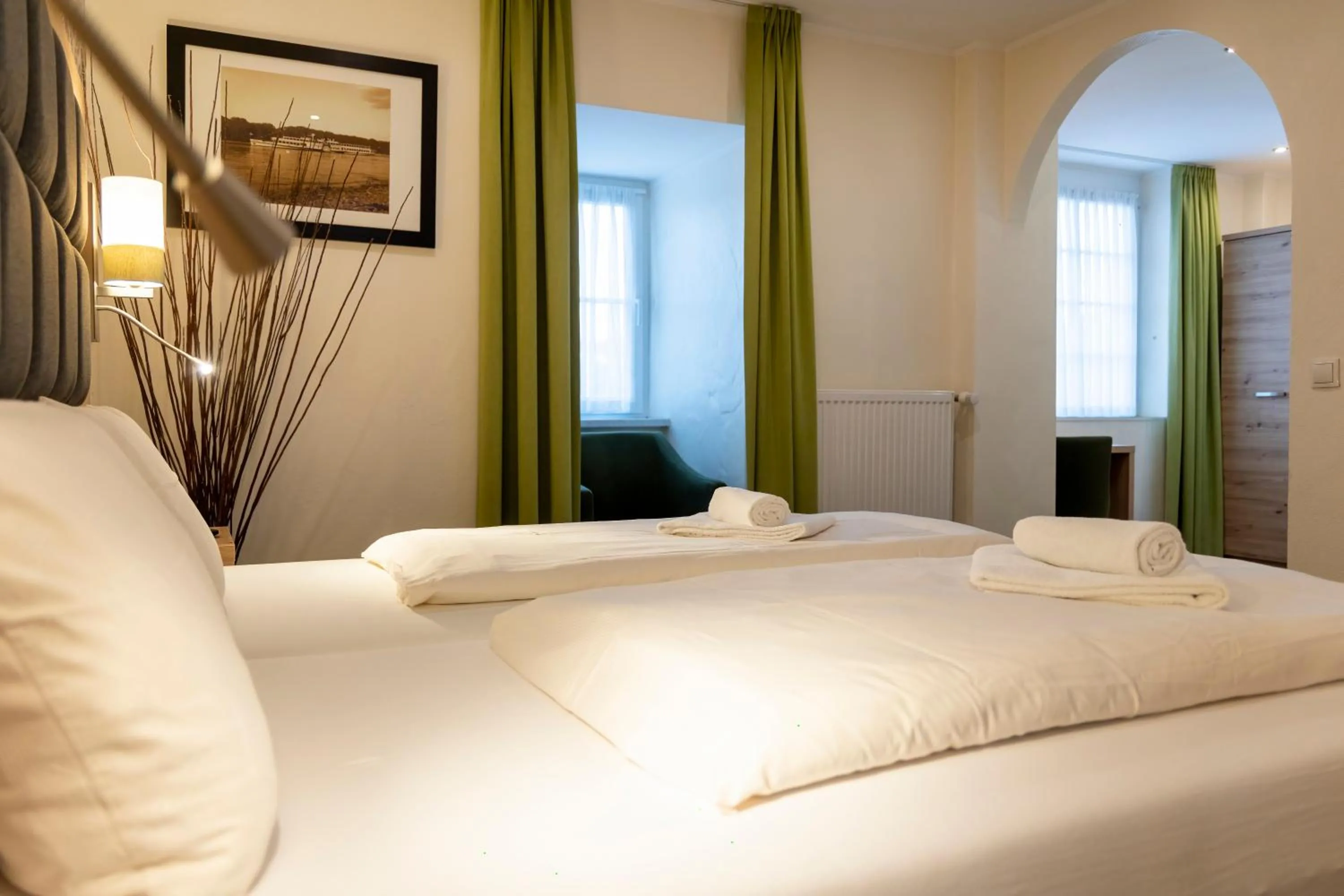 Bed in AKZENT Hotel Restaurant Roter Ochse Rhens bei Koblenz