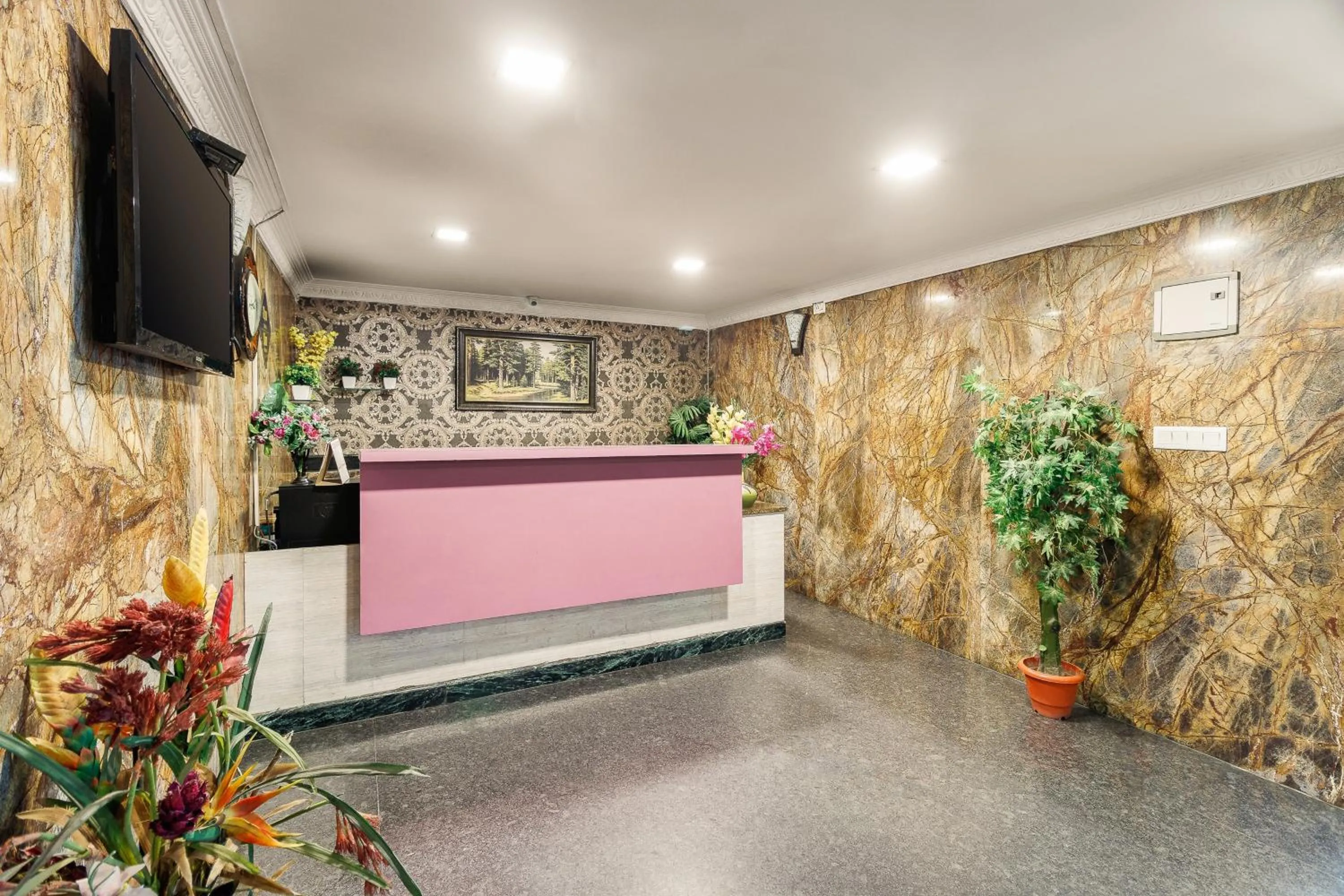 Lobby or reception in Octave Royal Opera