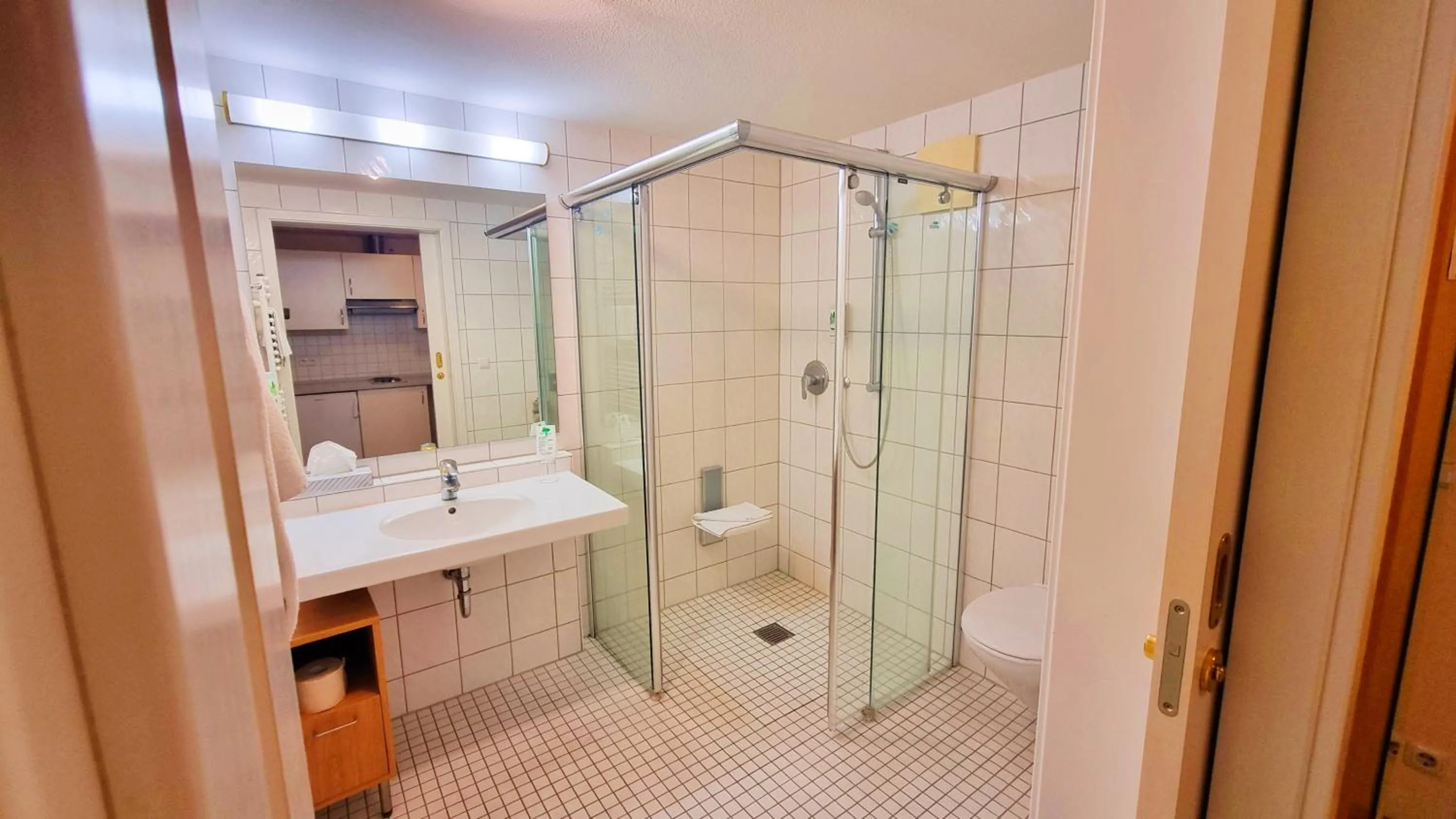 Bathroom in New Living Home Residenzhotel Hamburg