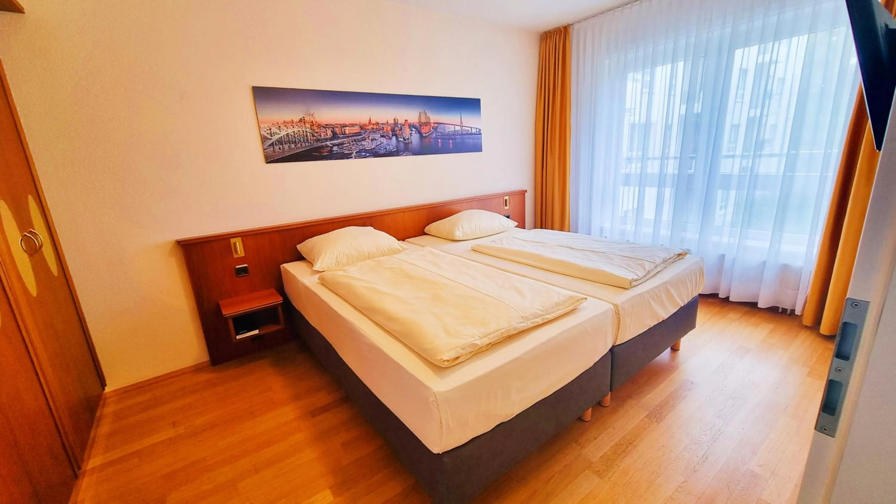 Bed in New Living Home Residenzhotel Hamburg