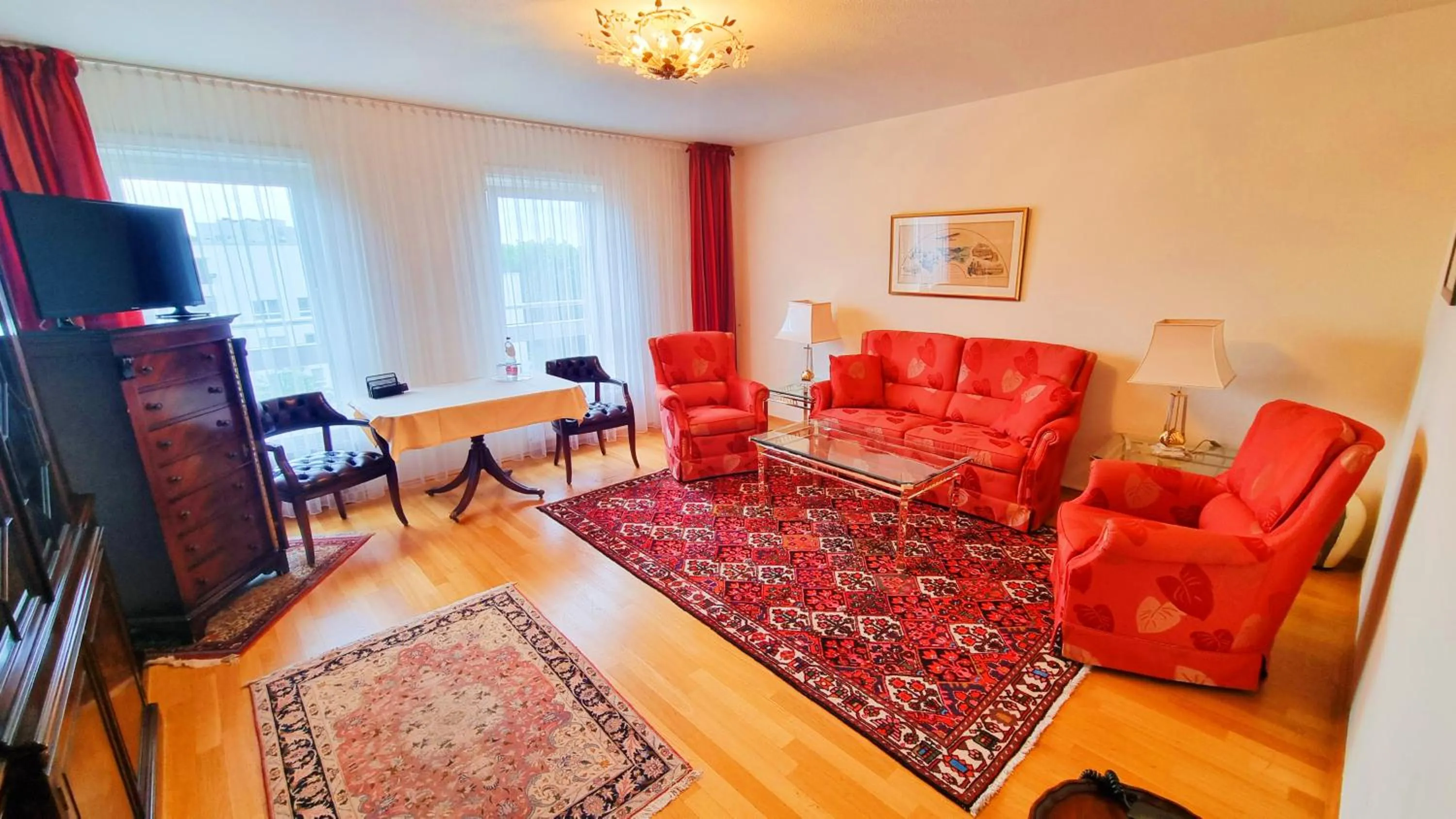 Photo of the whole room in New Living Home Residenzhotel Hamburg