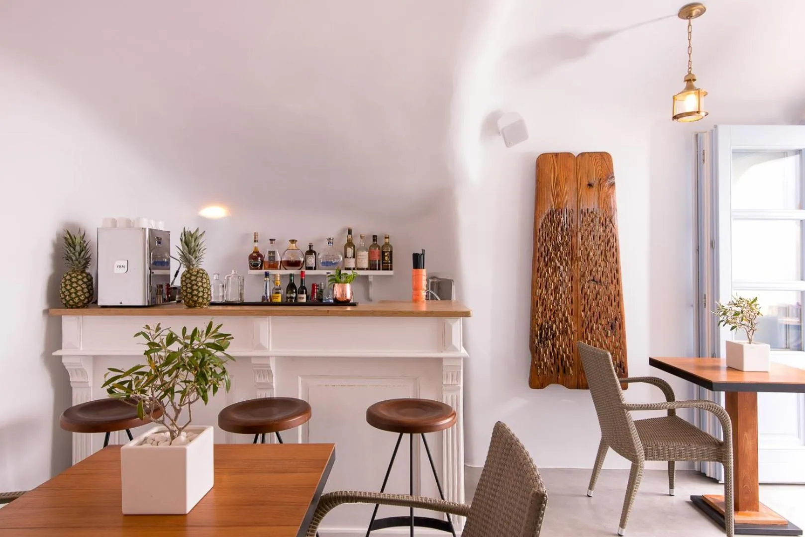 Lounge or bar in Pezoules of Oia