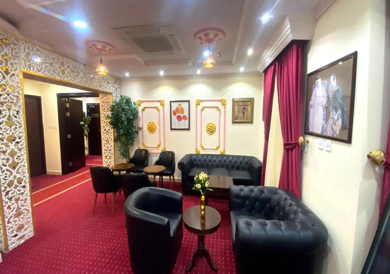 Area and facilities in Majestic Hotel