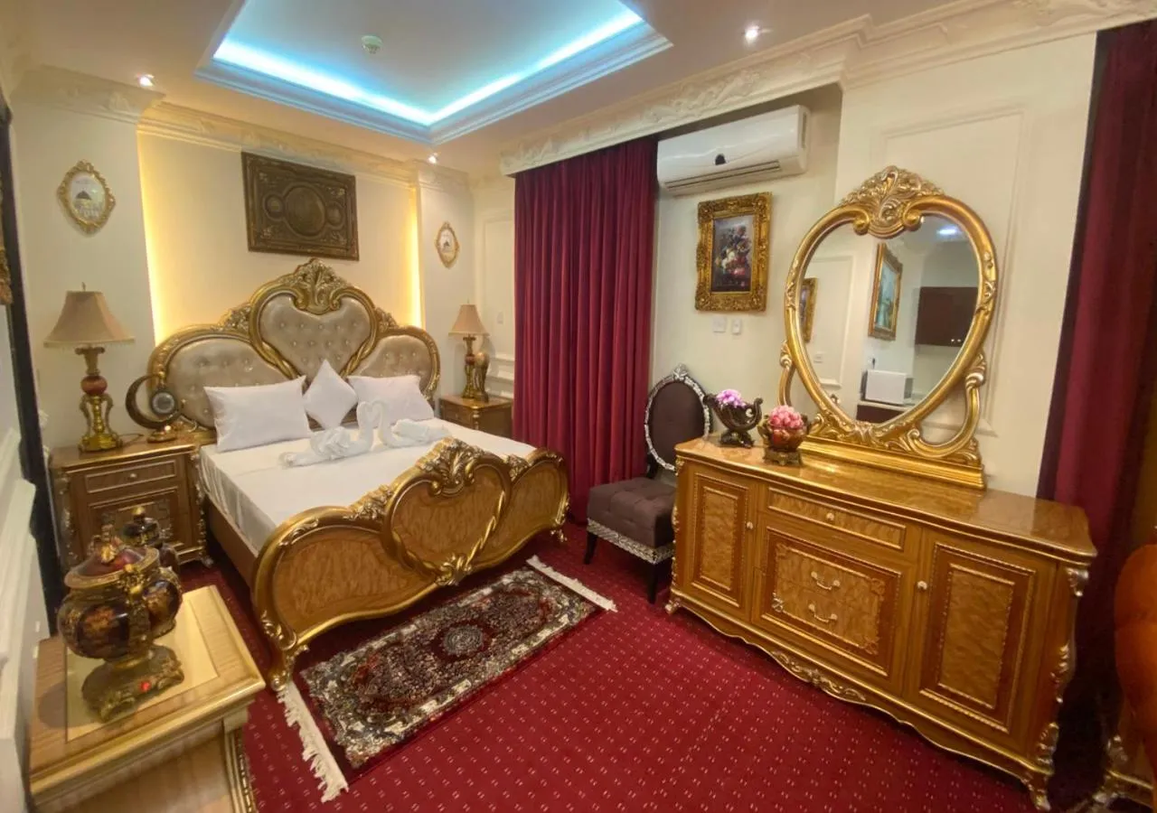 Photo of the whole room, Bed in Majestic Hotel