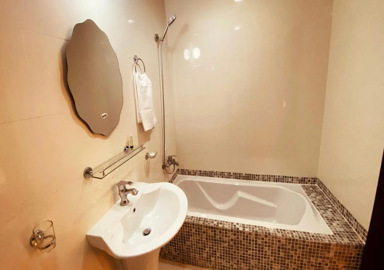 Bathroom in Majestic Hotel