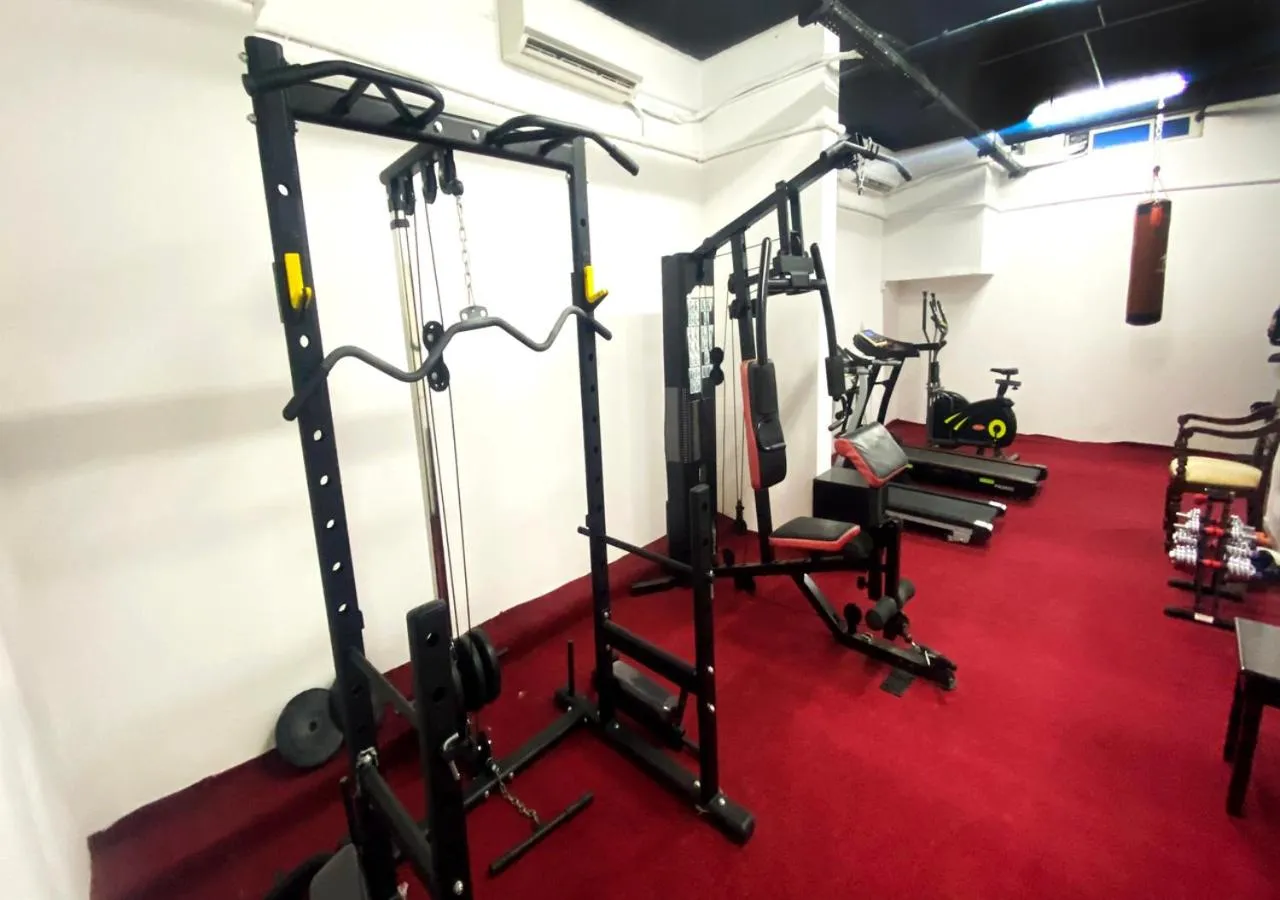 Fitness centre/facilities in Majestic Hotel
