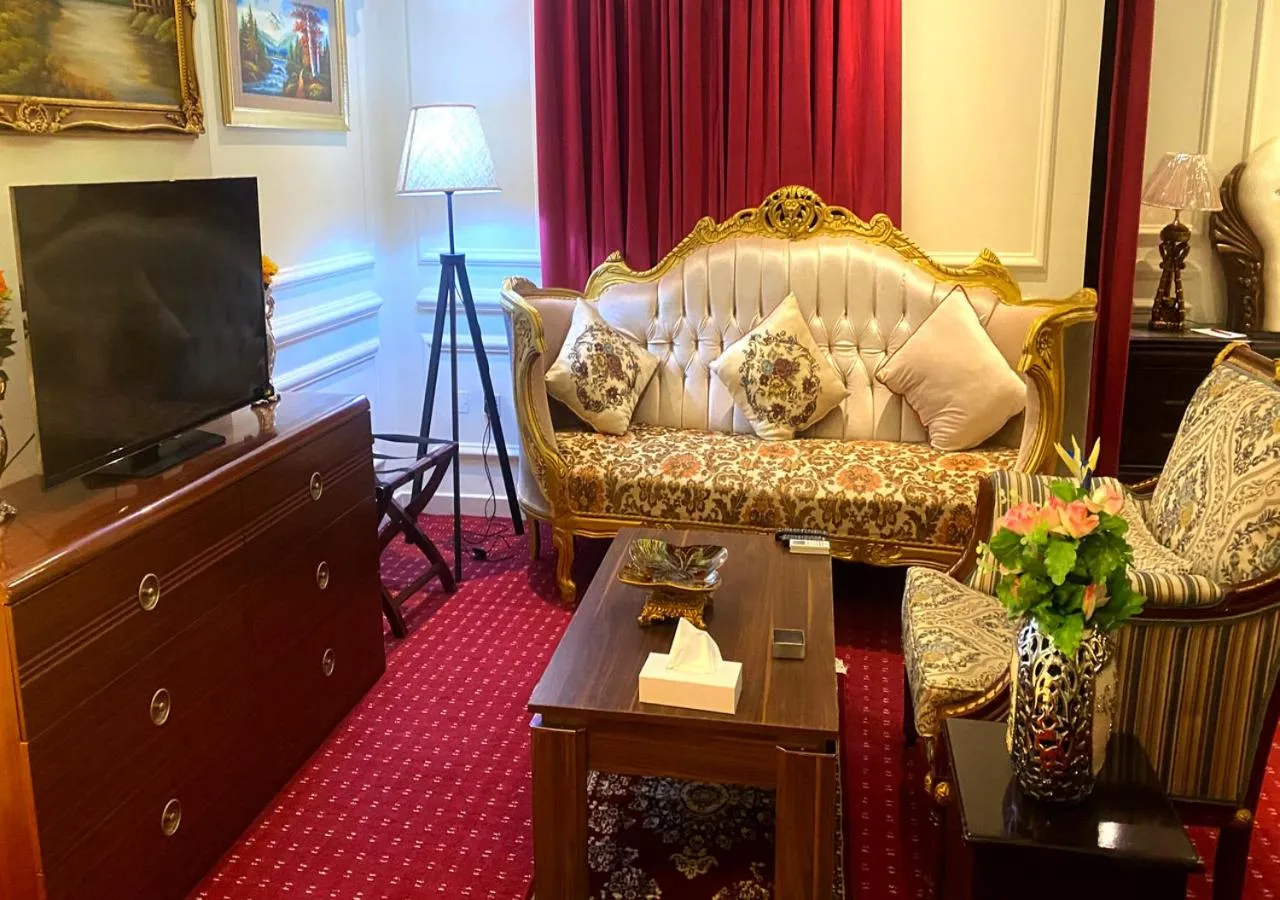 Living room in Majestic Hotel