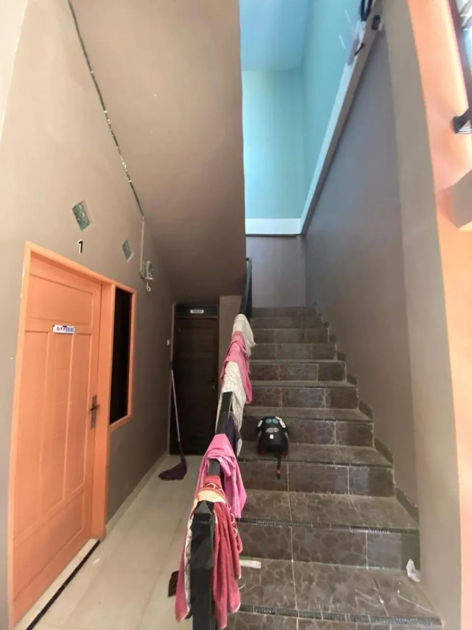 Lobby or reception in Hotel O Almeerah Homestay Syariah Near RS Hermina