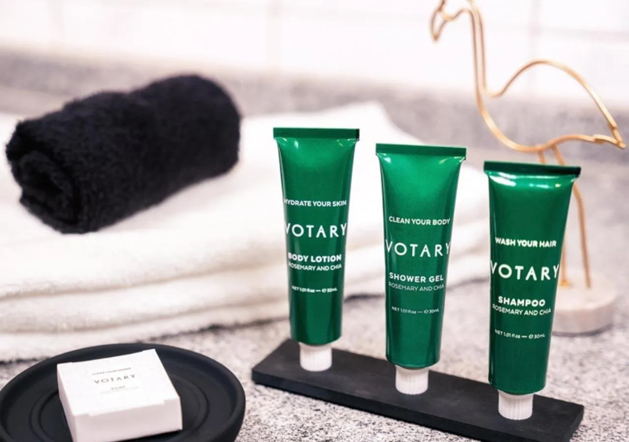 Bathroom in Hit the Sky