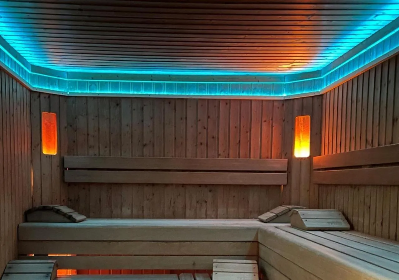 Sauna in Hit the Sky