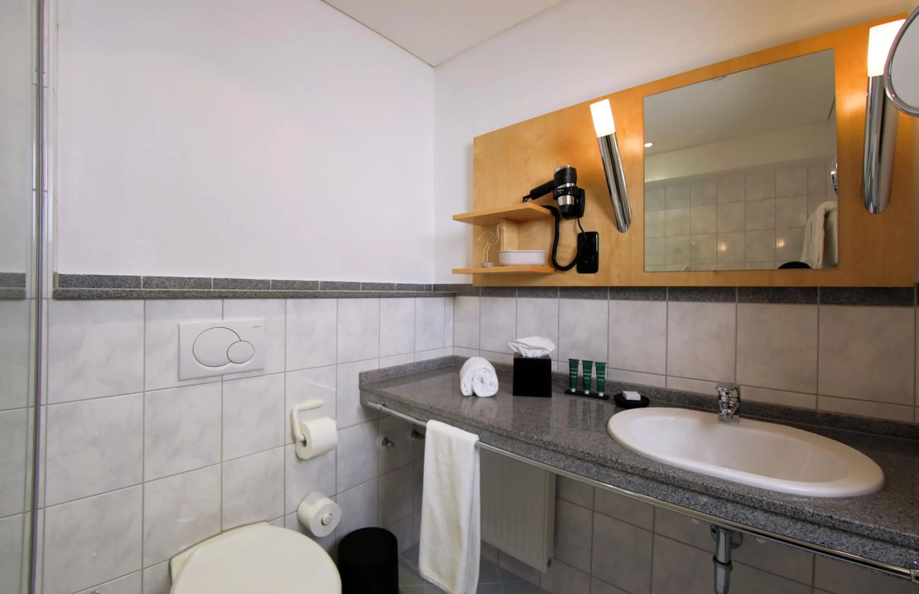 Toilet in Hit the Sky