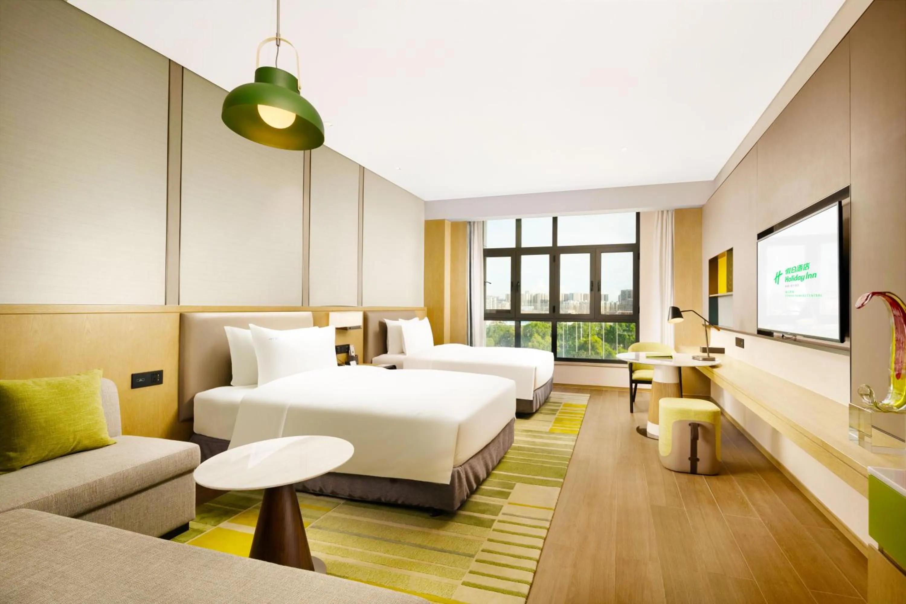 Photo of the whole room, Bed in Holiday Inn Foshan Nanhai Central by IHG