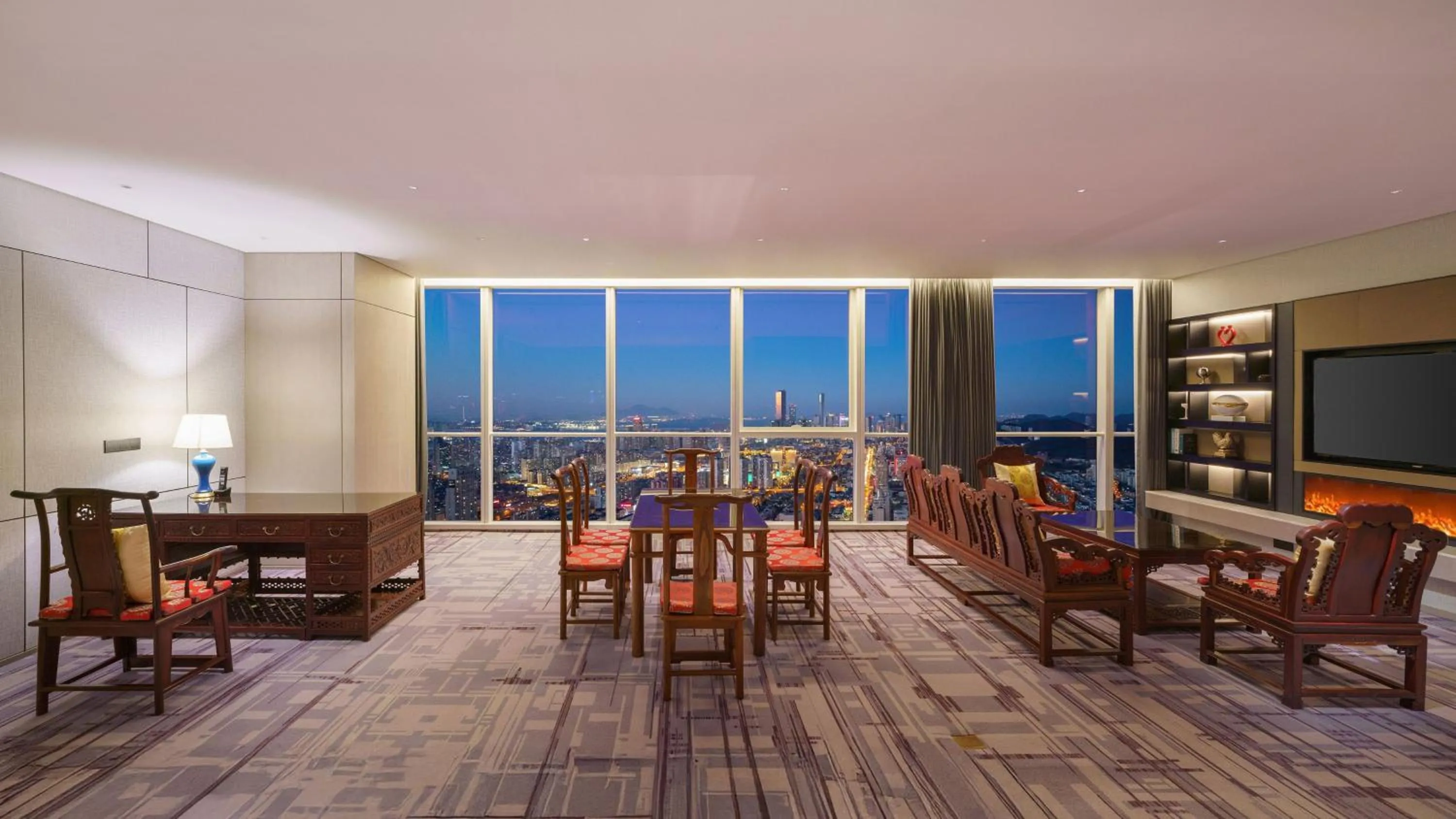 Photo of the whole room in Crowne Plaza Dalian Xinghai by IHG