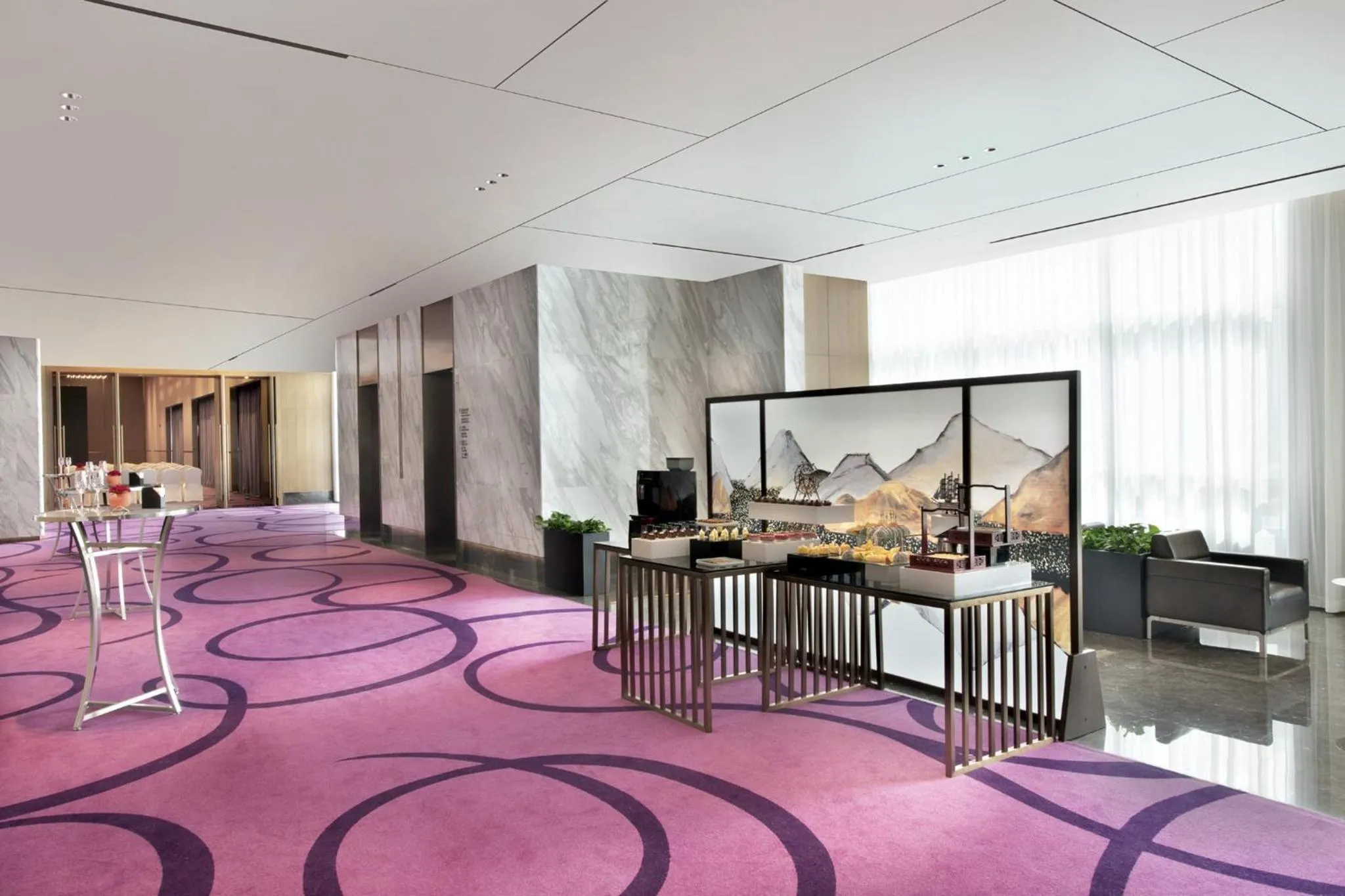 Meeting/conference room in Crowne Plaza Dalian Xinghai by IHG