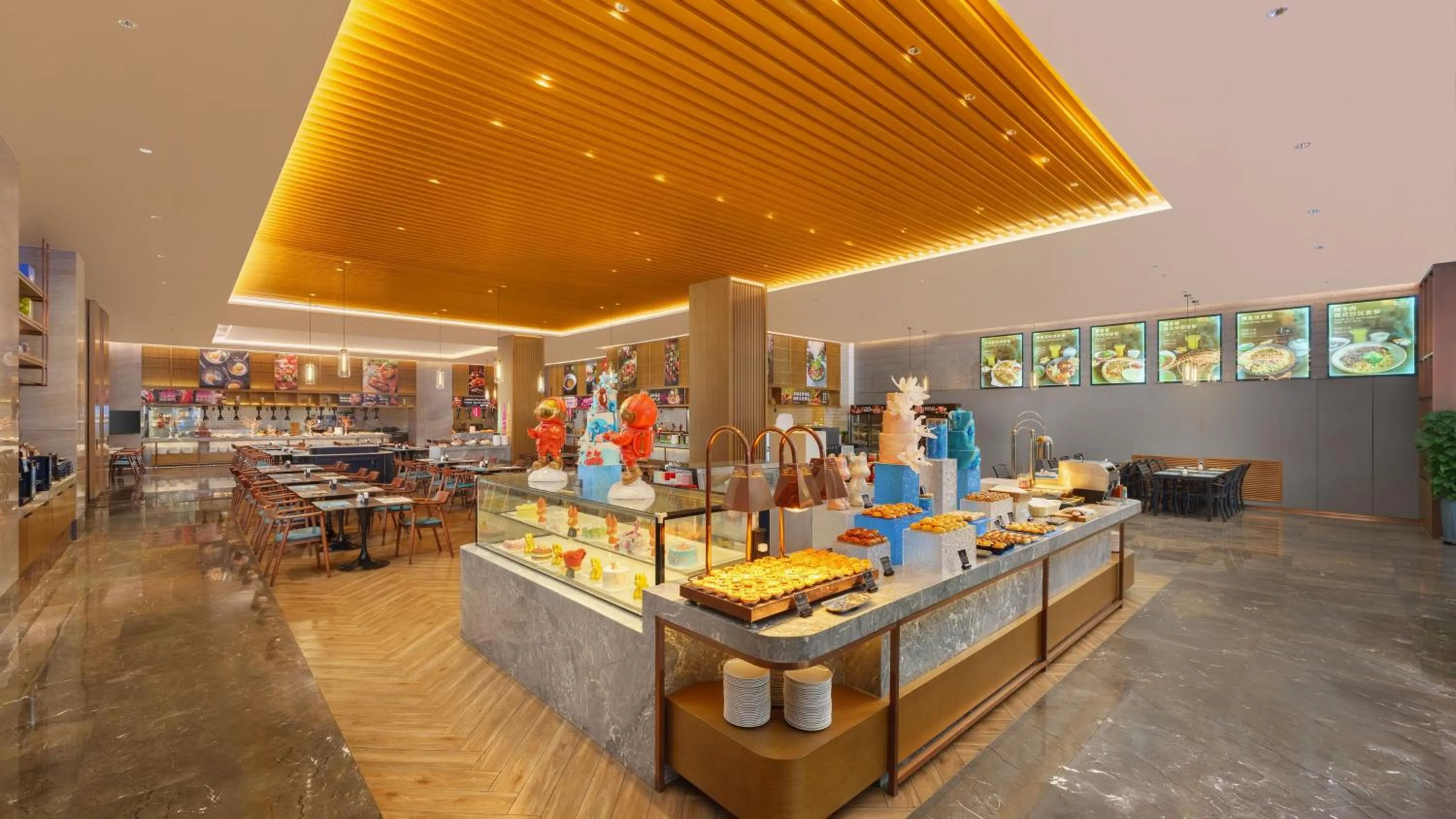 Restaurant/places to eat in Crowne Plaza Dalian Xinghai by IHG