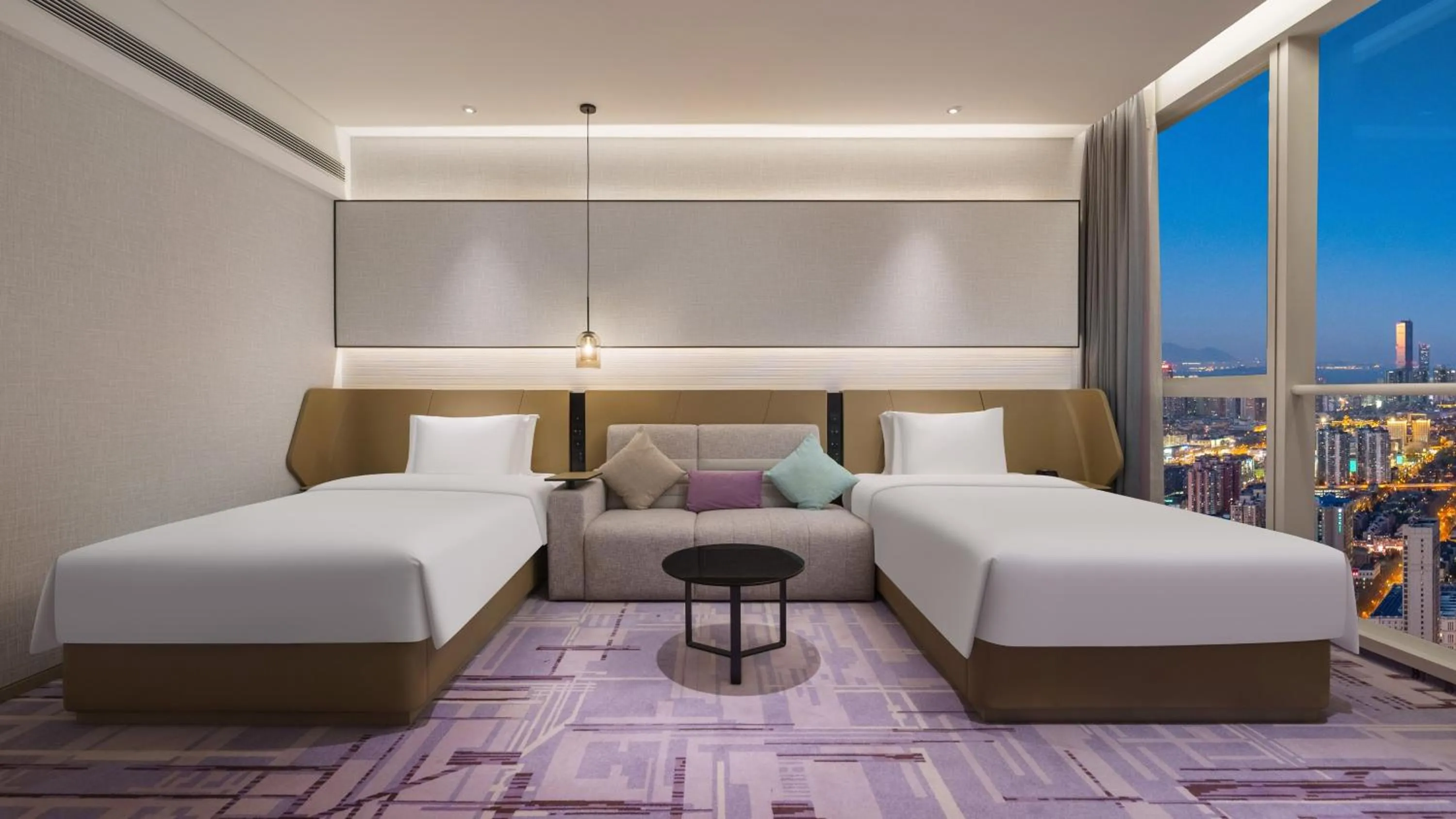 Photo of the whole room, Bed in Crowne Plaza Dalian Xinghai by IHG