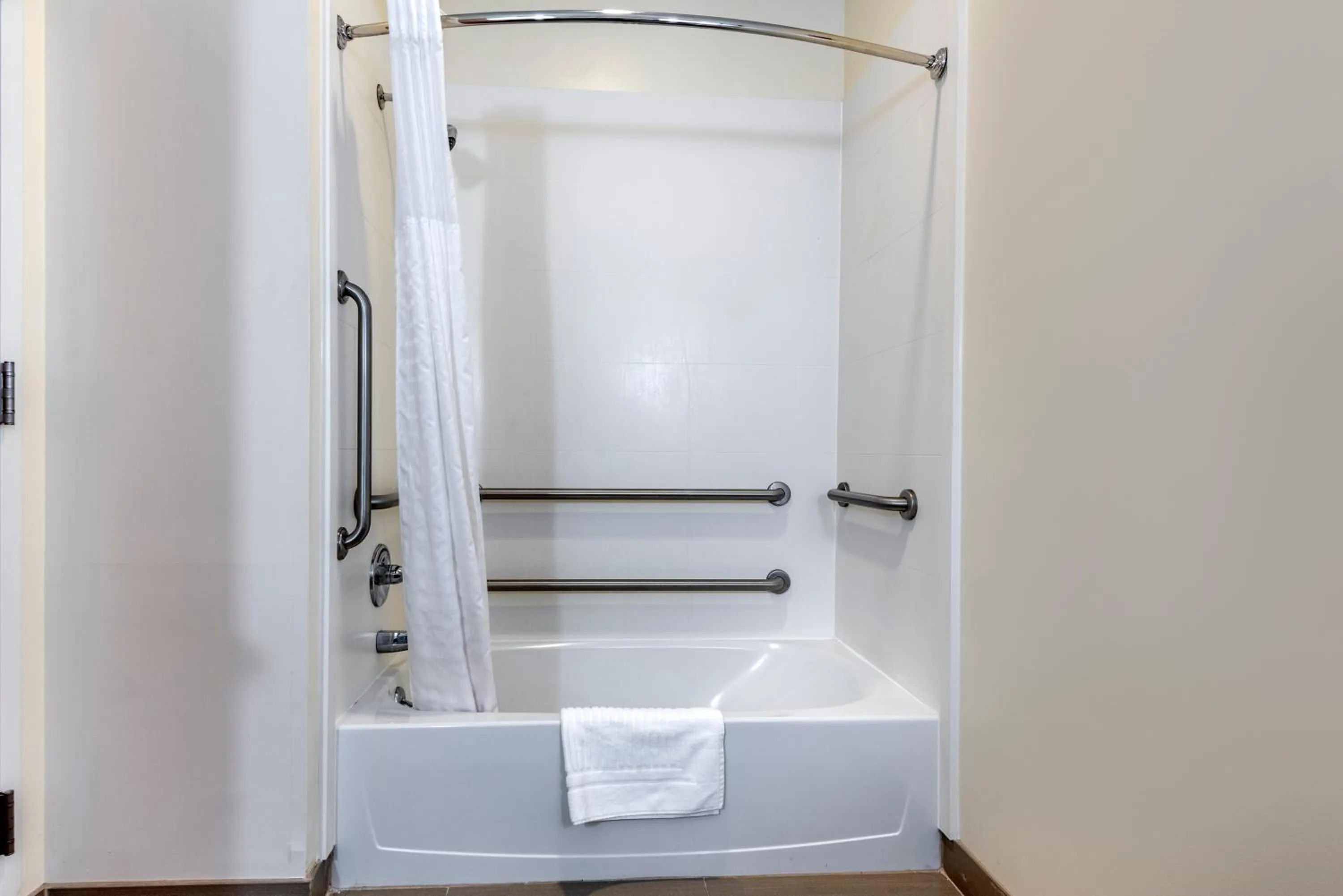 Bath in Comfort Inn Apalachin - Binghamton W Route 17