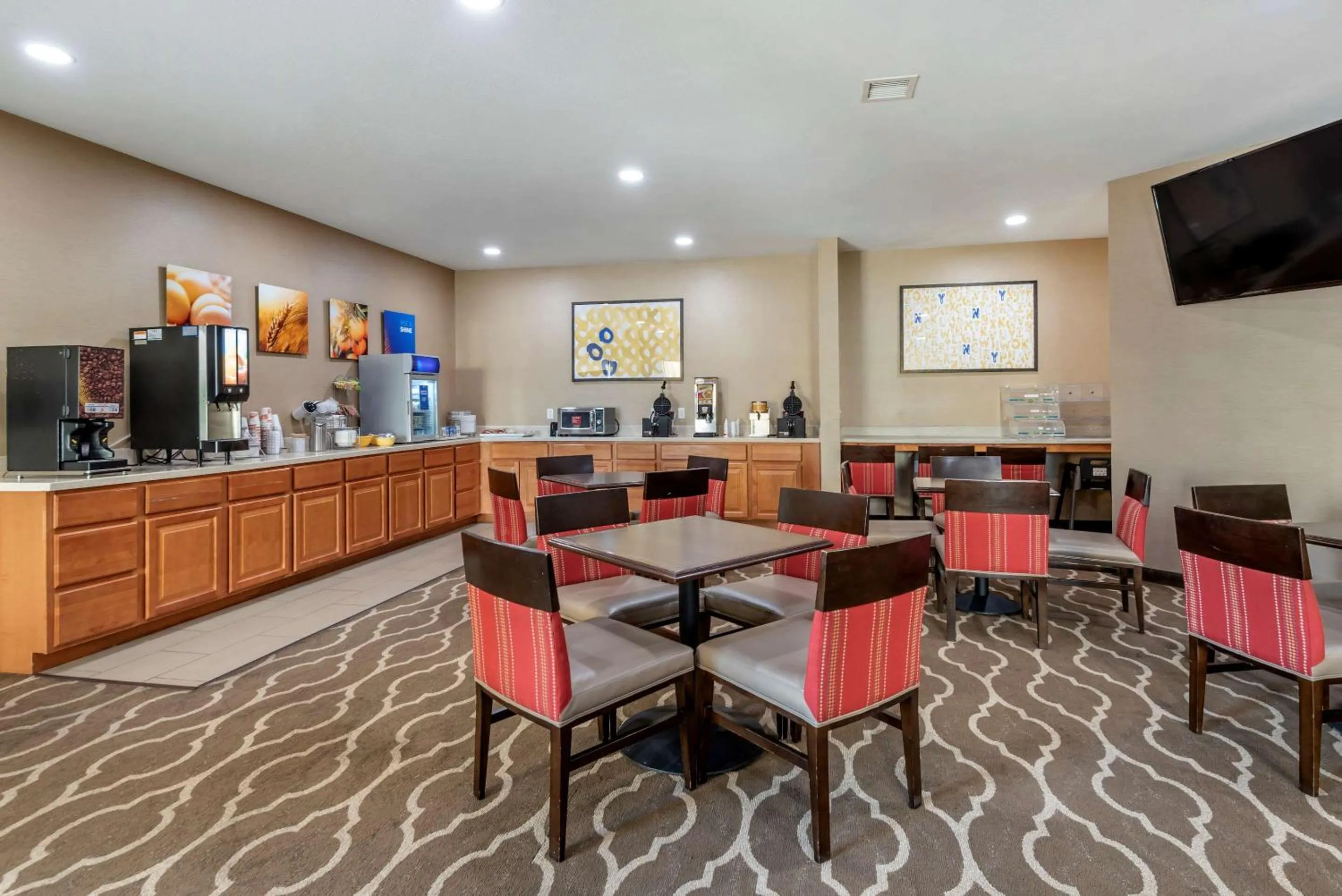 Restaurant/places to eat in Comfort Inn Apalachin - Binghamton W Route 17