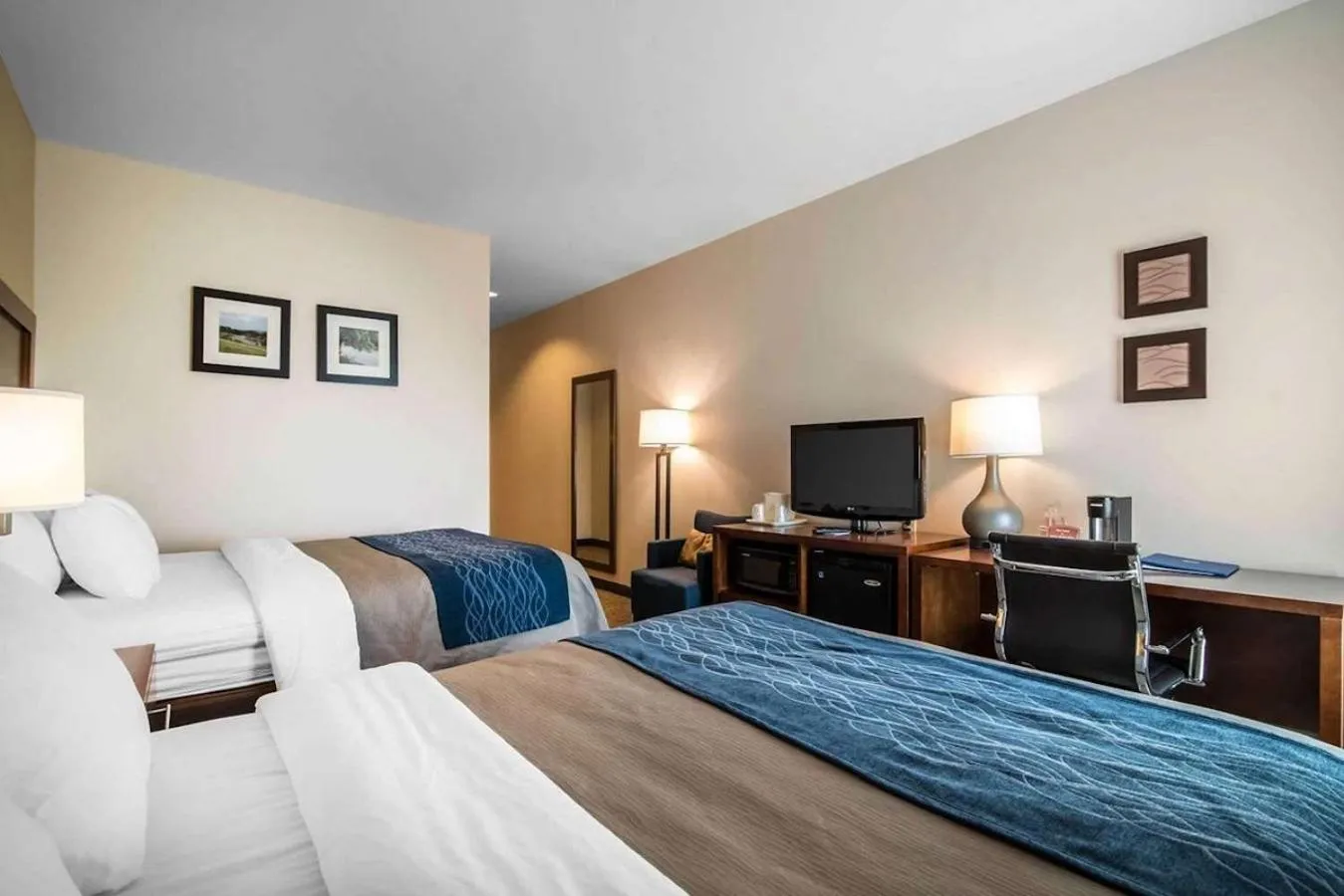 Bed in Comfort Inn Apalachin - Binghamton W Route 17