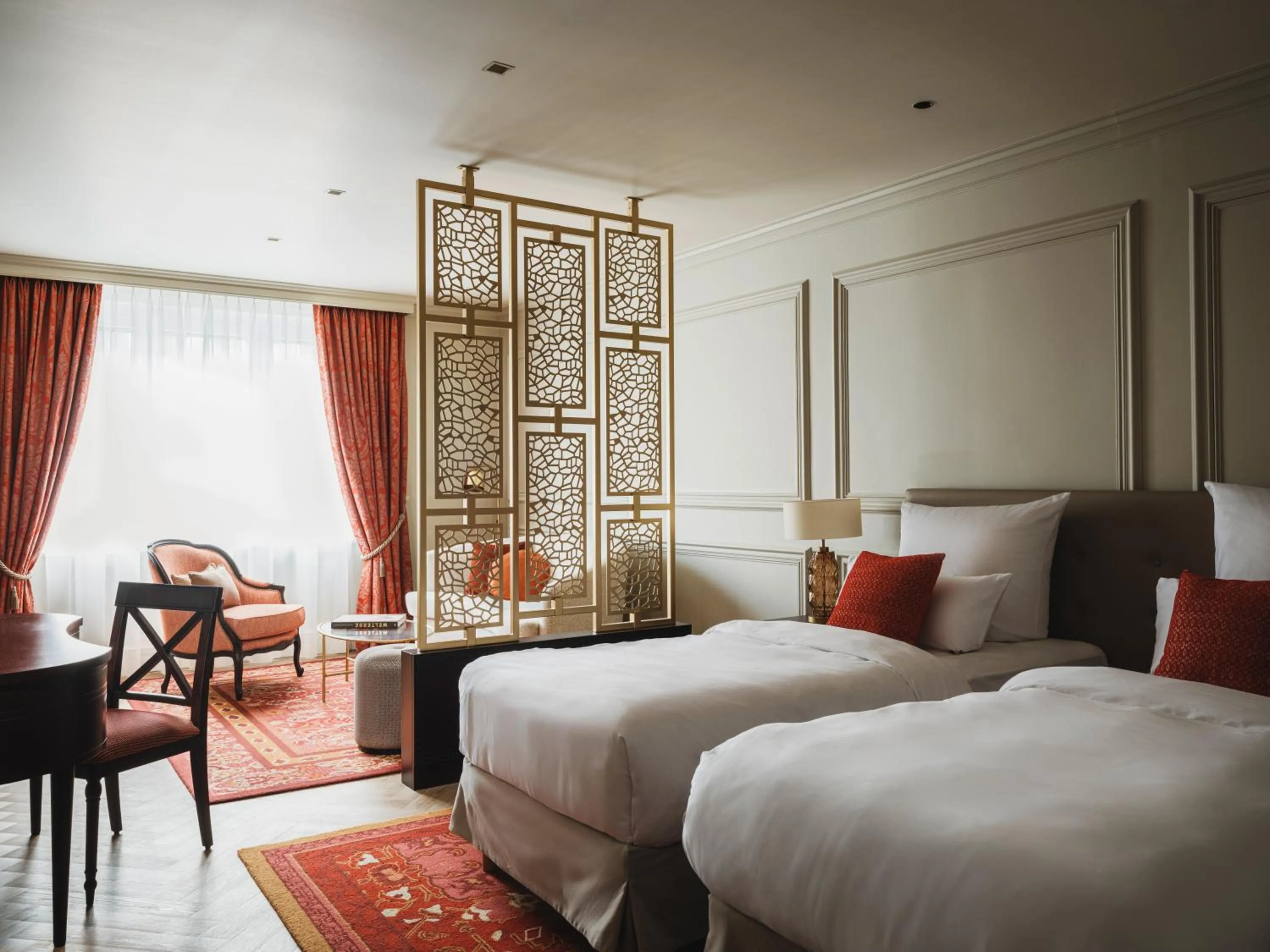 Large Twin Room in Taj Hessischer Hof Frankfurt