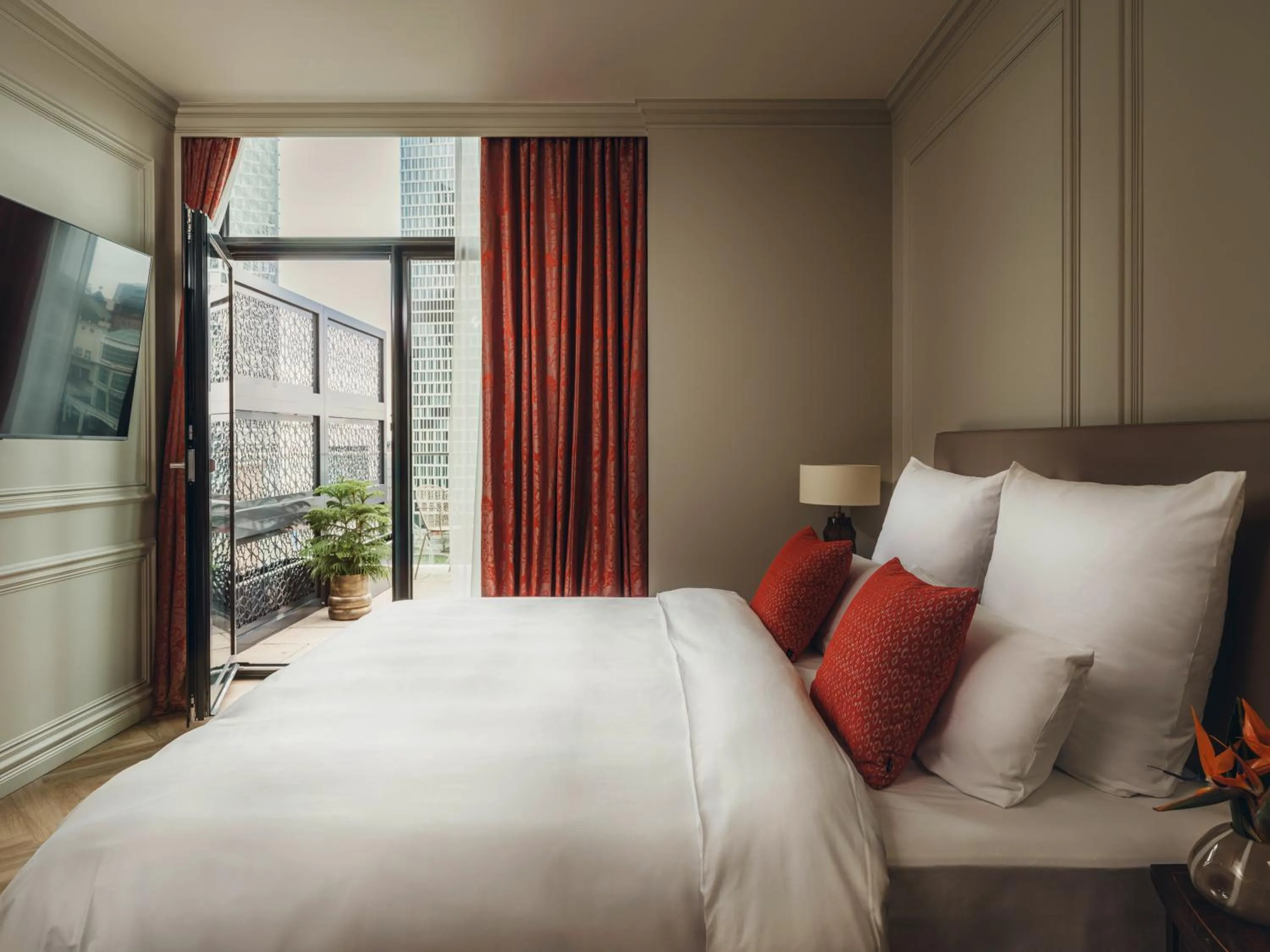 Suite with Balcony in Taj Hessischer Hof Frankfurt
