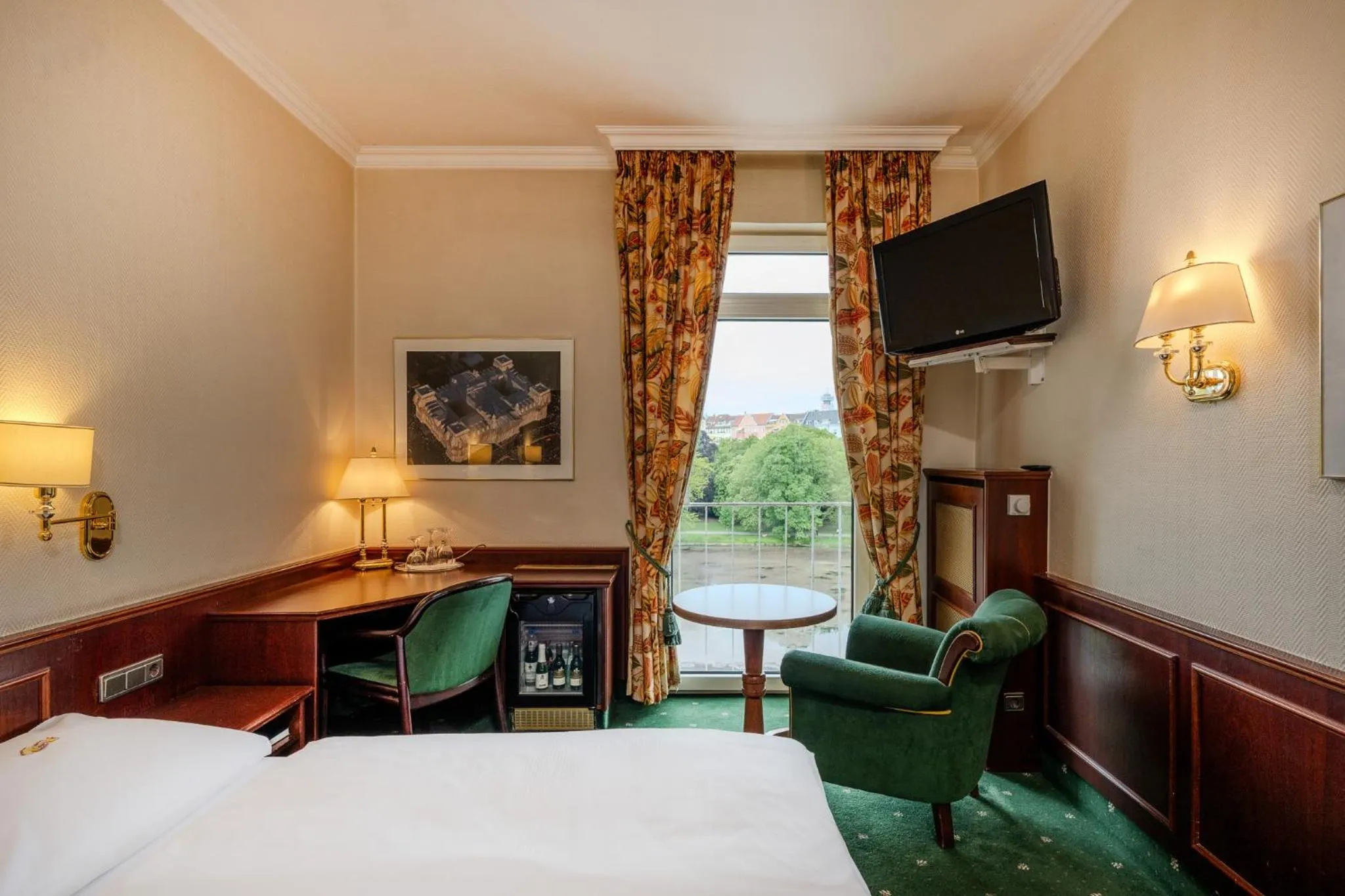 Photo of the whole room, Bed in Ringhotel Seehof