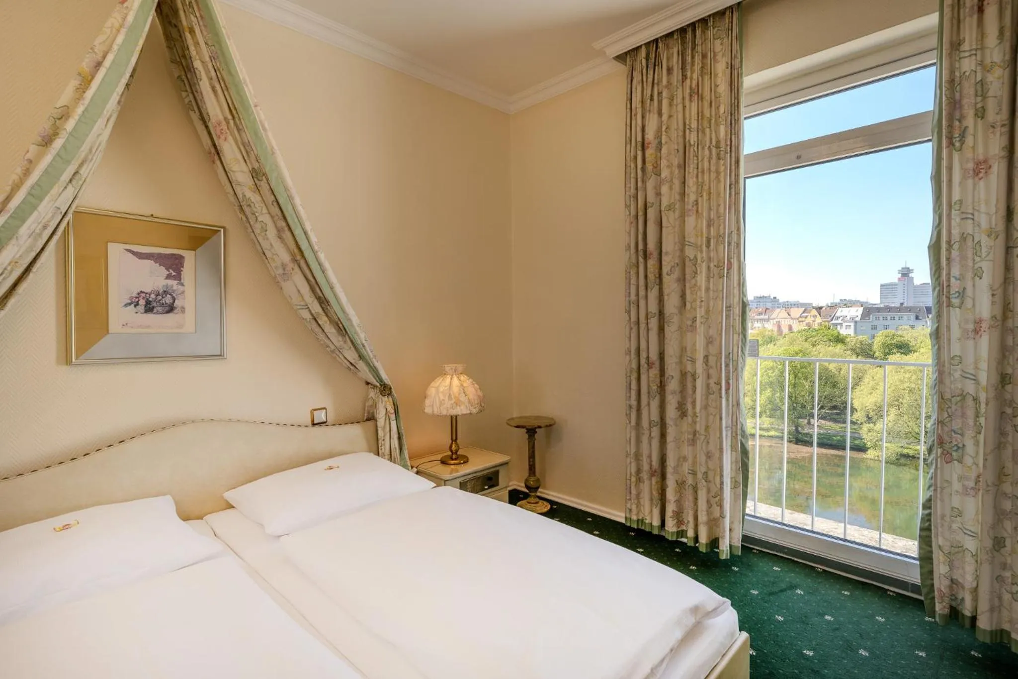 Bedroom, Bed in Ringhotel Seehof