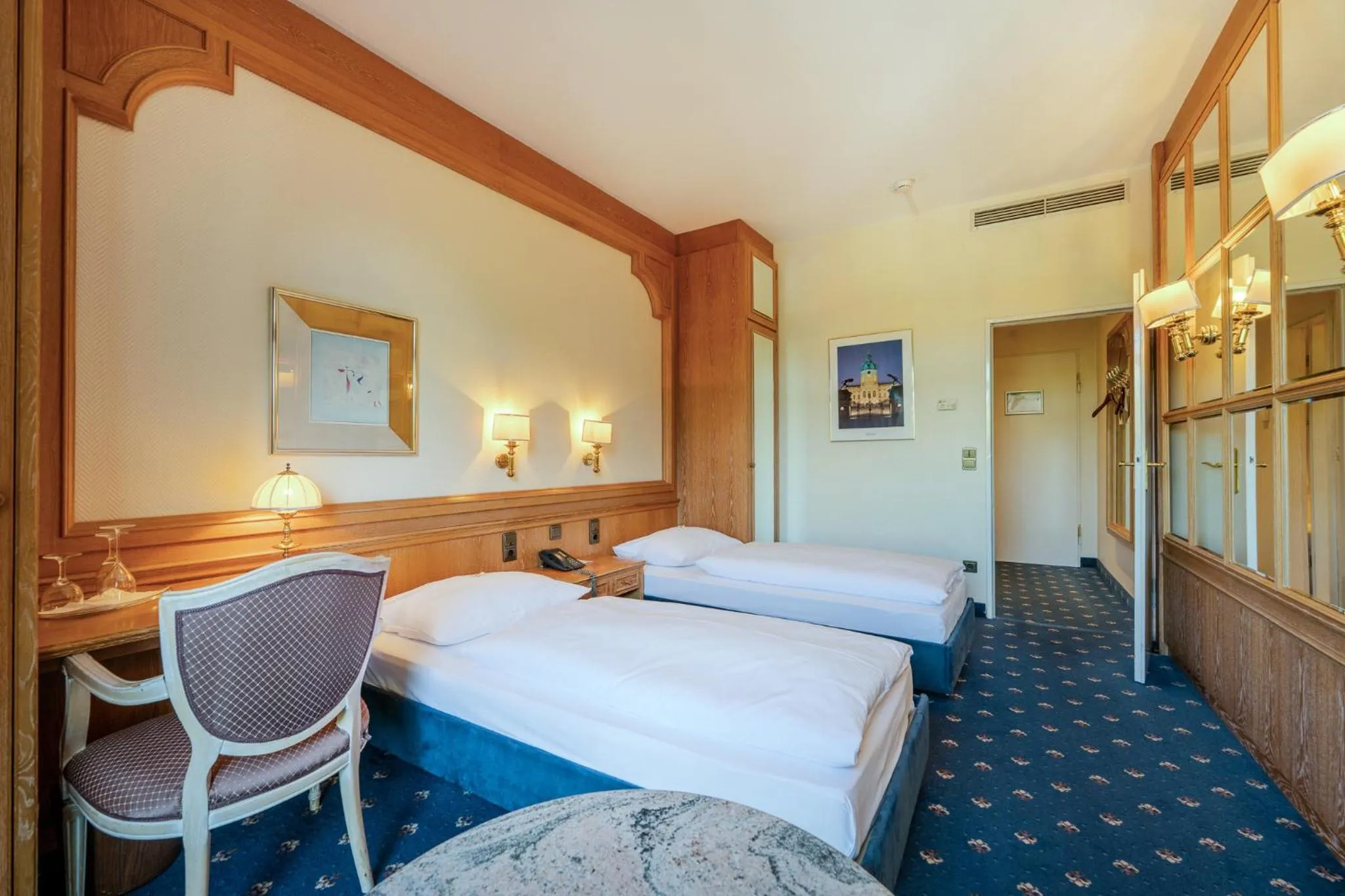 Photo of the whole room, Bed in Ringhotel Seehof