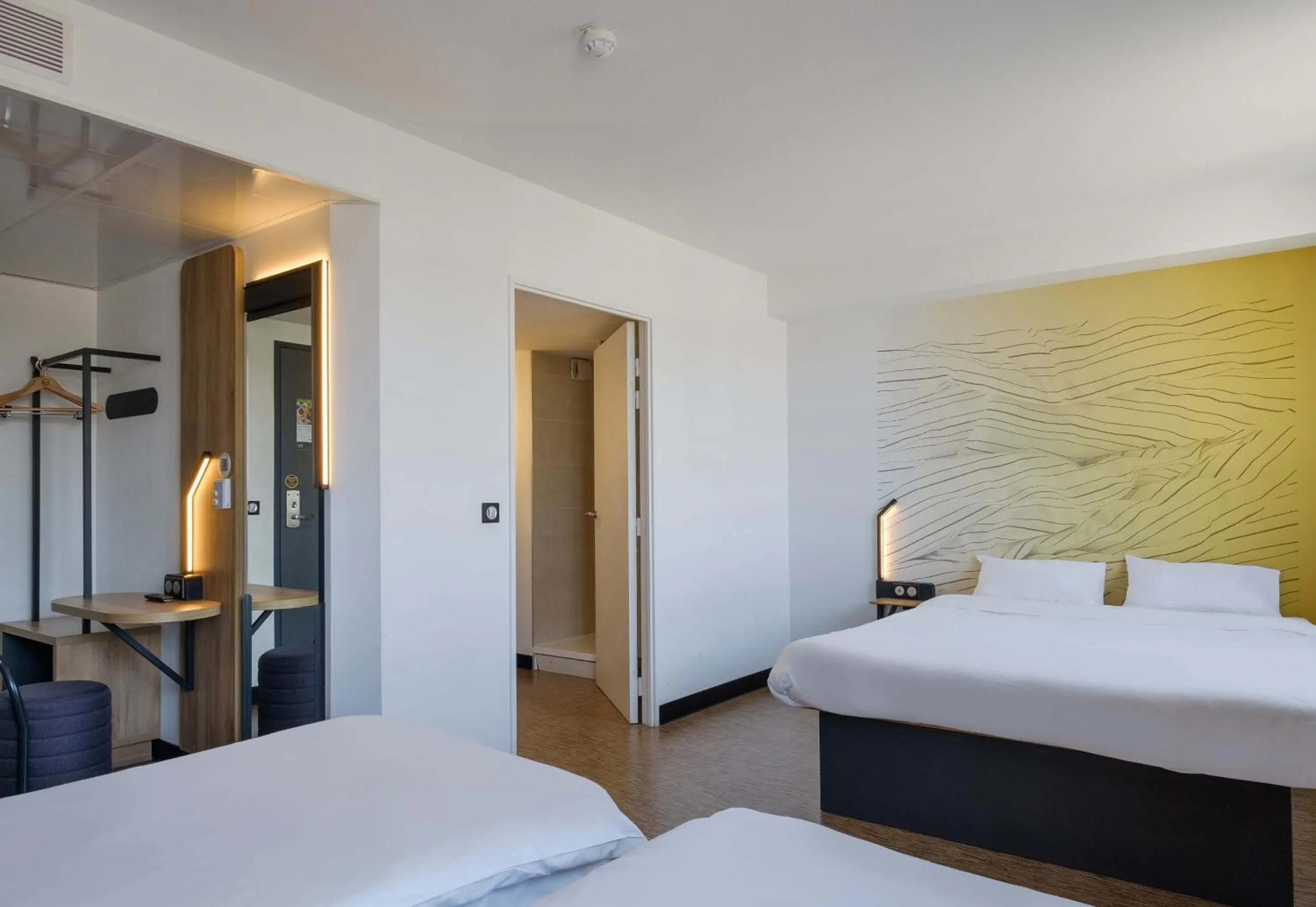 Bedroom, Bed in B&B HOTEL Nice Aéroport Arenas