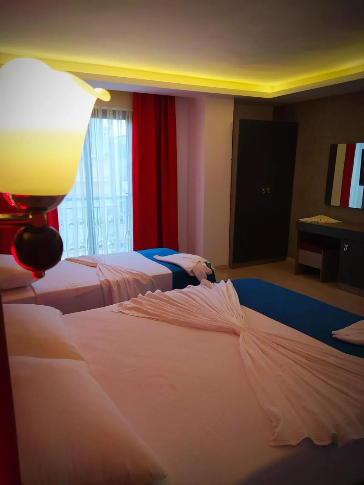 Bed in TAMARA Business Otel