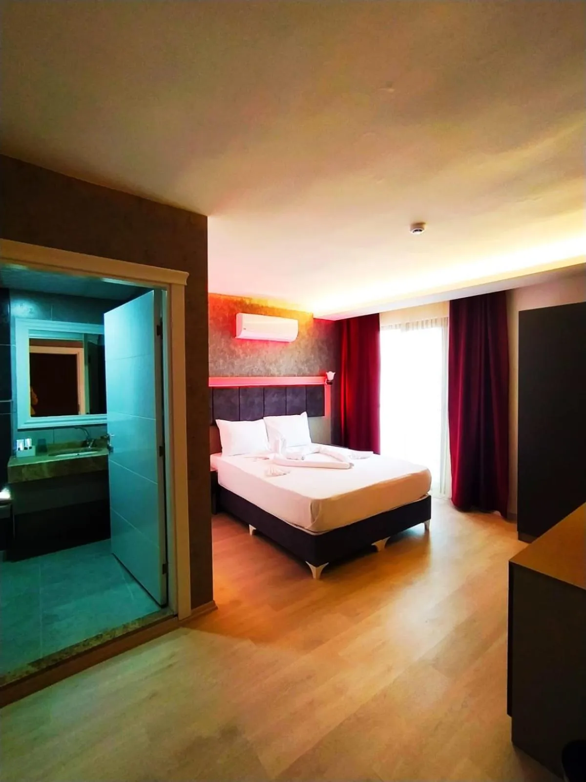 Photo of the whole room, Bed in TAMARA Business Otel