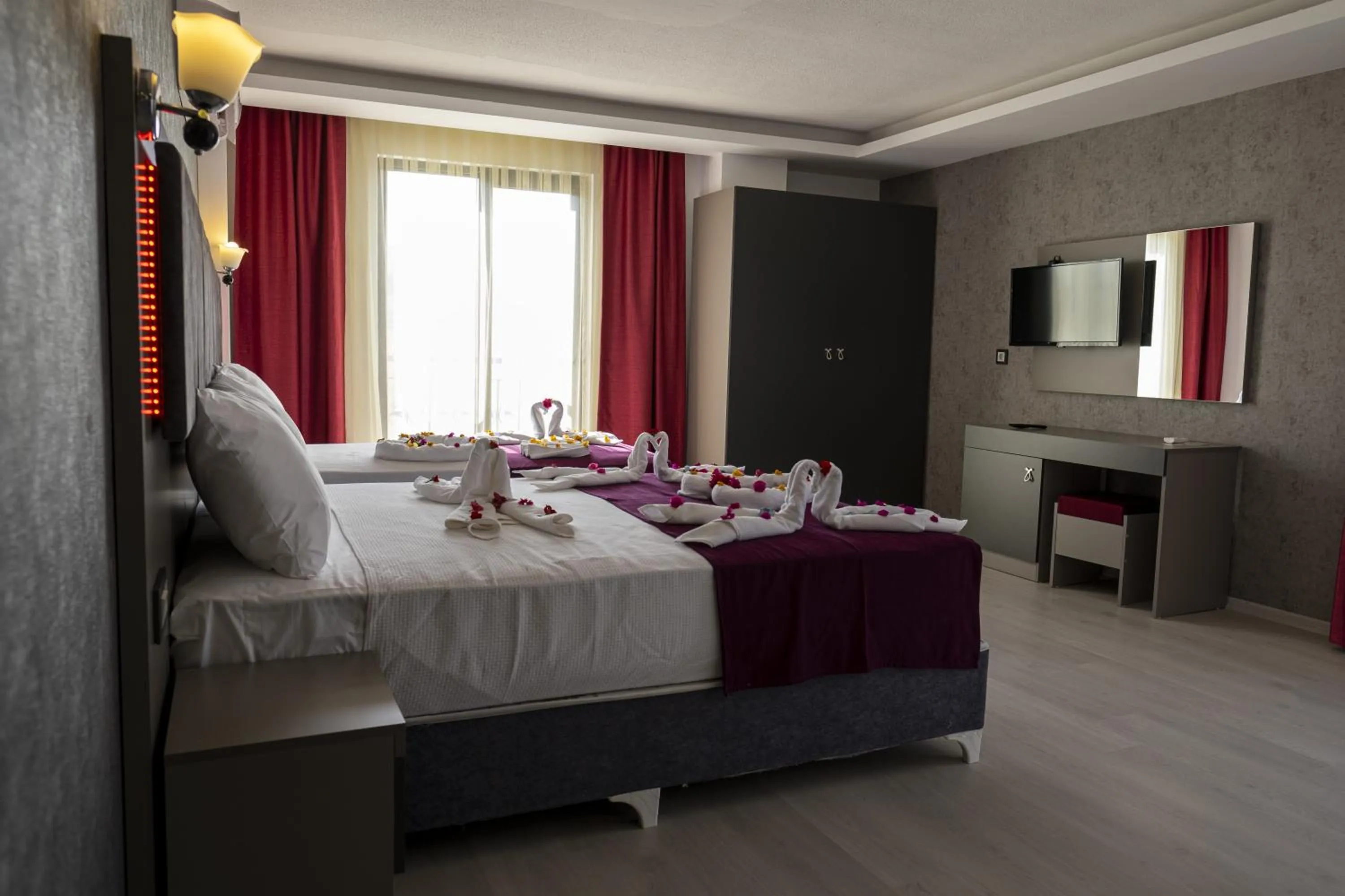 Bed in TAMARA Business Otel