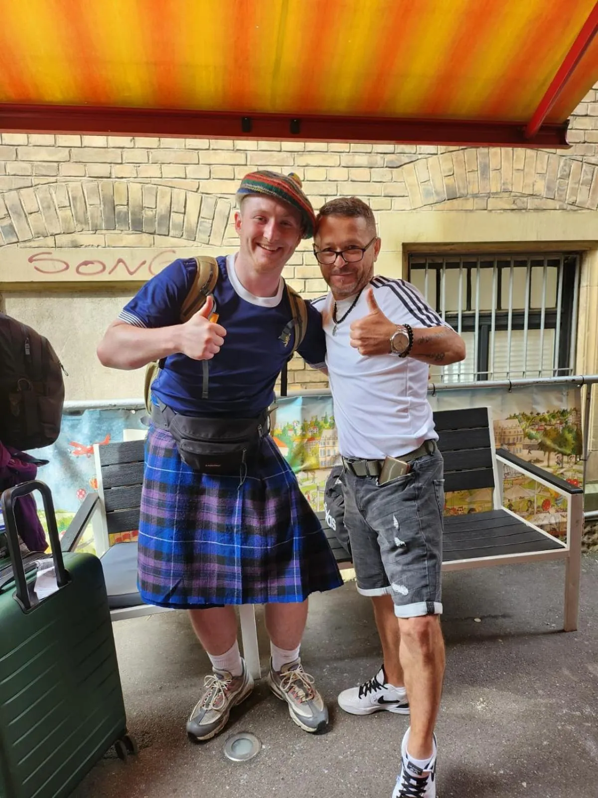 Facade/entrance in Hostel Alex 30