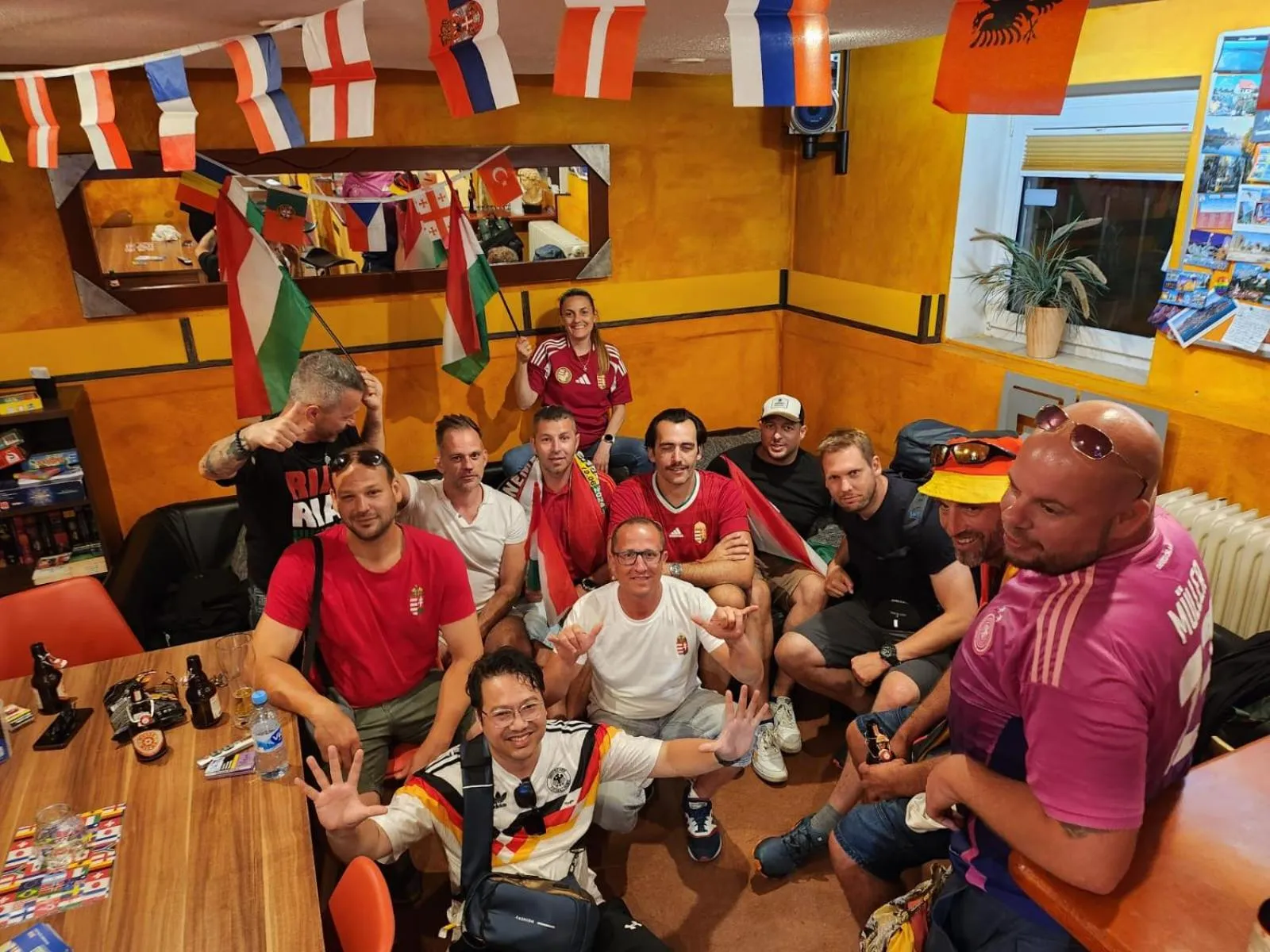 Communal lounge/ TV room in Hostel Alex 30